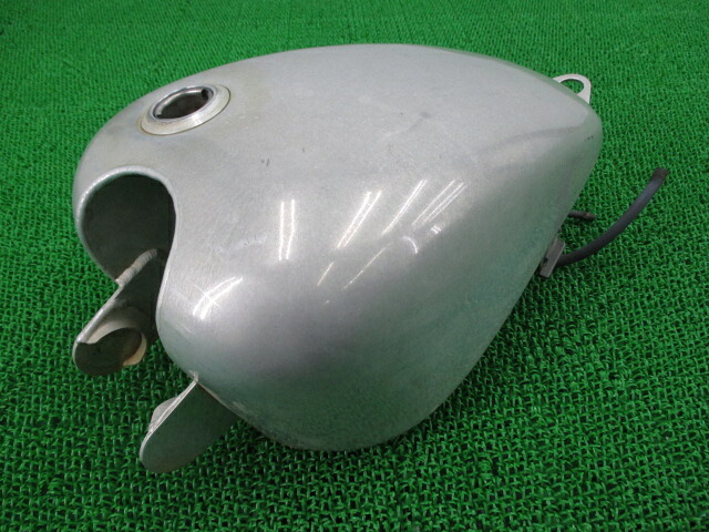 イージーライダース製SR400 タンク 社外 バイク 部品 NITROHEADS ナイトロヘッズ 穴あき無し エイジングカスタムに 【中古】 sQ 26,520円