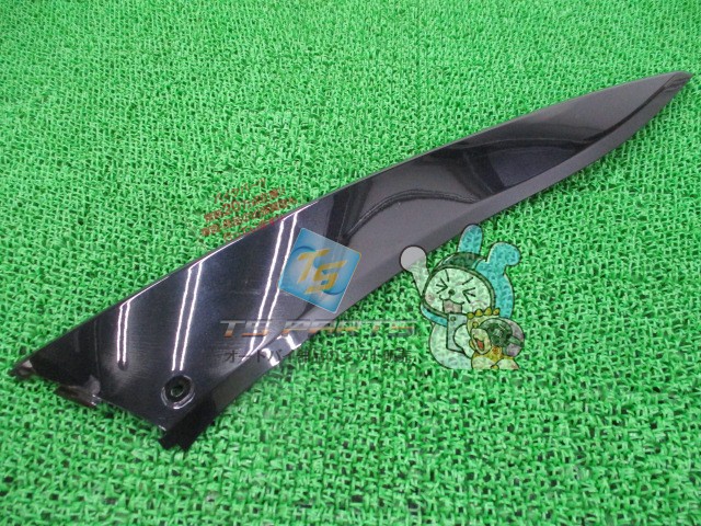 新品 ヤマハ 純正 バイク 部品 シグナスXSRFi フットレストモール 純正右 在庫有 即納 在庫有り 即納可 車検 Genuine シグナスXSRFI