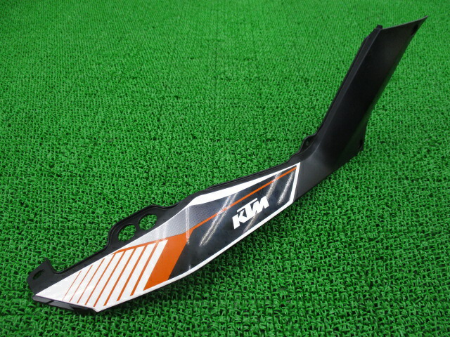125デューク サイドカバー 右 黒 KTM 純正 バイク 部品 125デューク 200デューク 250デューク 390デューク コケキズなし 車検 Genuine 【中古】