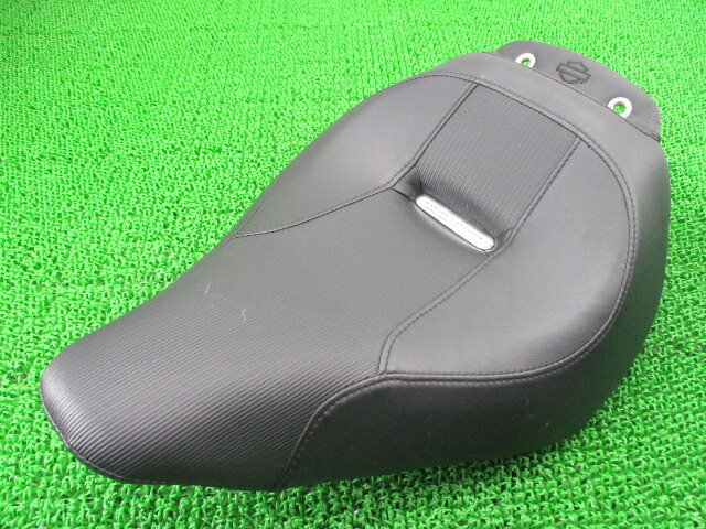 FXSB1580 フロントシート 52000097 ハーレー 純正 バイク 部品 コンディション良好 破れ無し ソフテイル ブレイクアウト メインシート 車検 Genuine 【中古】 Dr