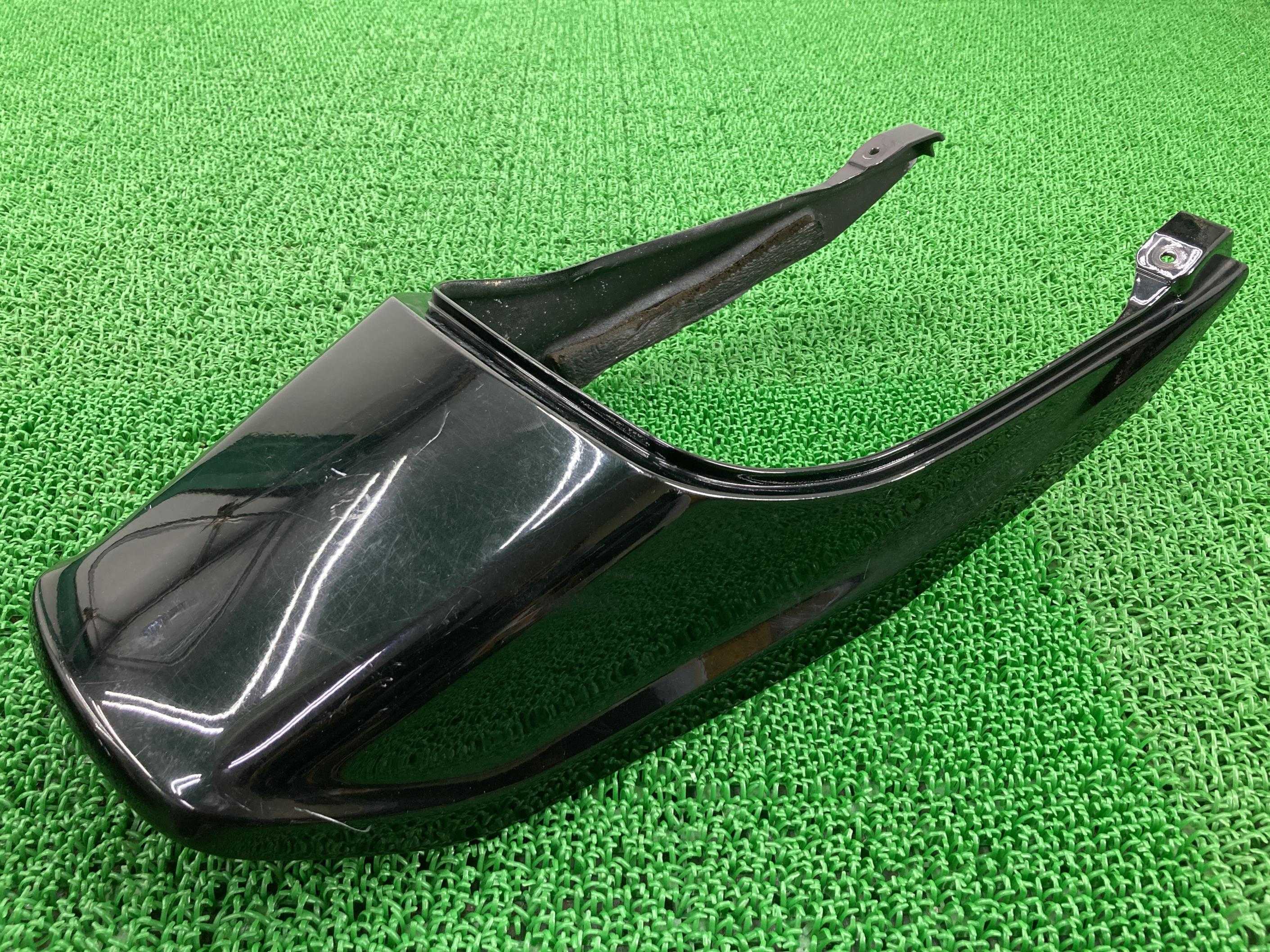 ゼファーカイ テールカウル 黒 カワサキ 純正 バイク 部品 1998年式外し ZR400C-318*** 修復素材に ノーマル戻しに そのまま使える 車検 Genuine 【中古】｜ティーエスパーツ　店