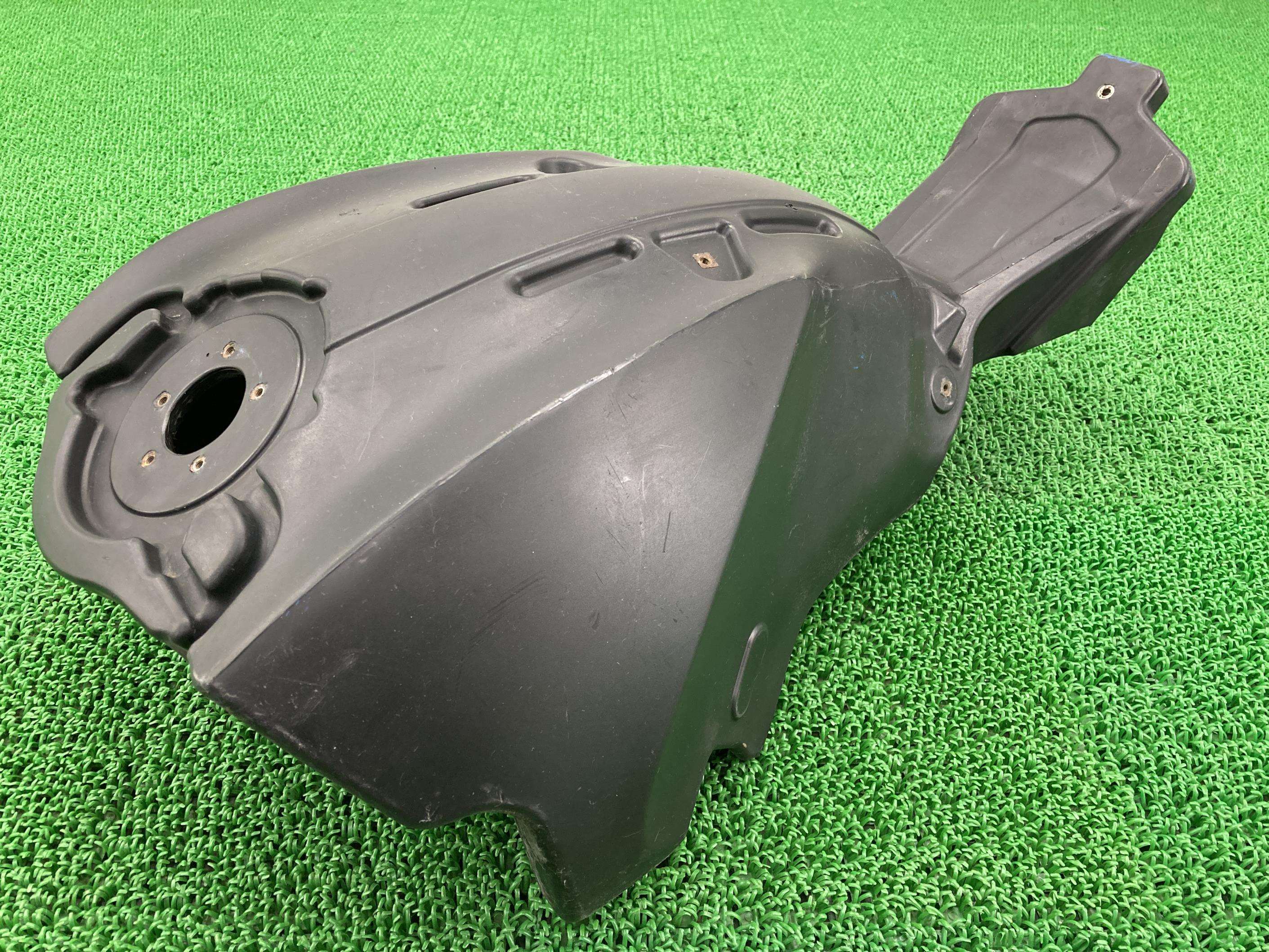 モンスター1100EVO タンク ドゥカティ 純正 バイク 部品 M1100 割れ欠け無し 修復素材に ノーマル戻しに そのまま使える 車検 Genuine 【中古】