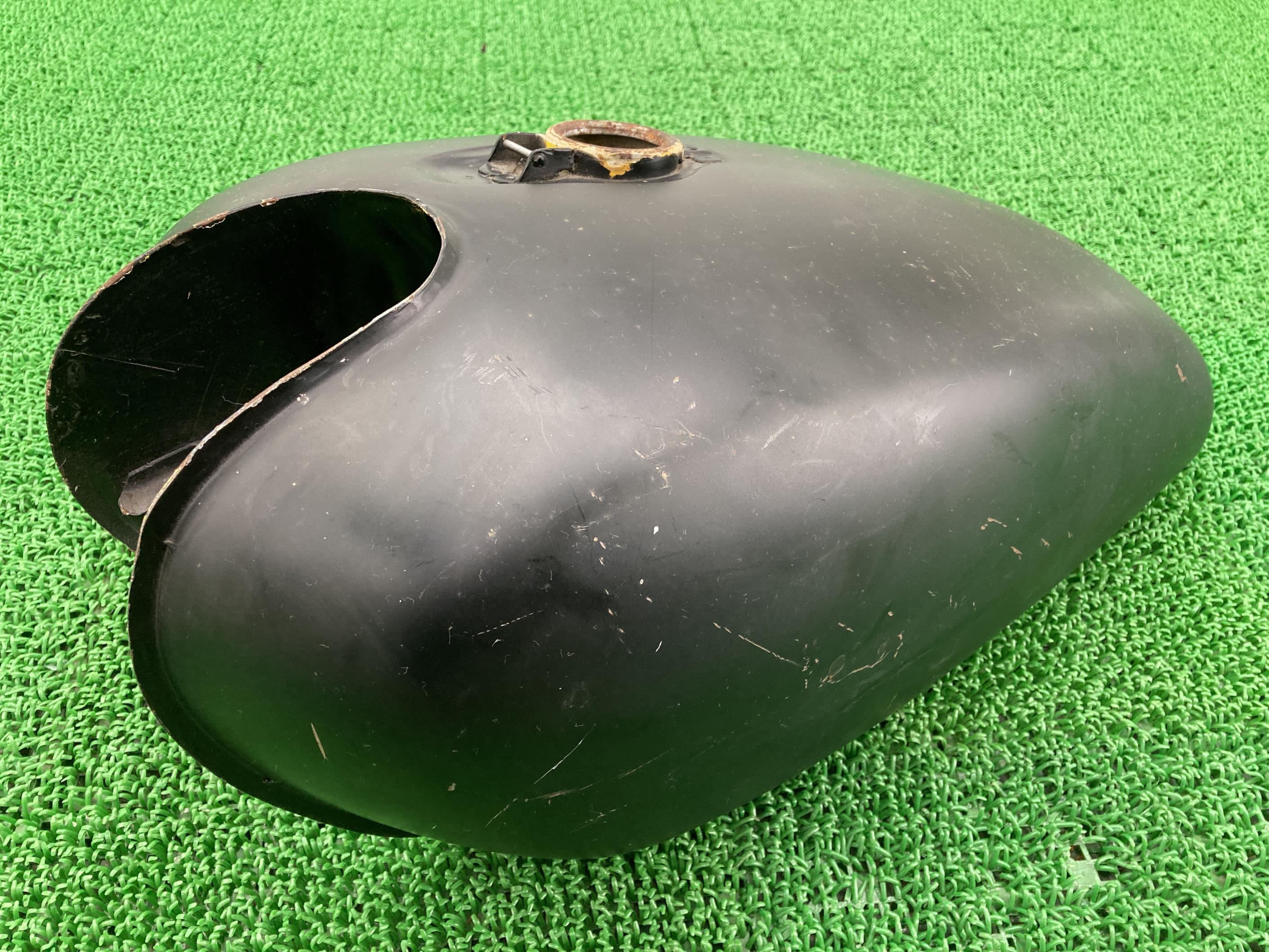 楽天市場】ヤマハ純正バイク部品SR400タンク純正黒RH01Jコケキズ