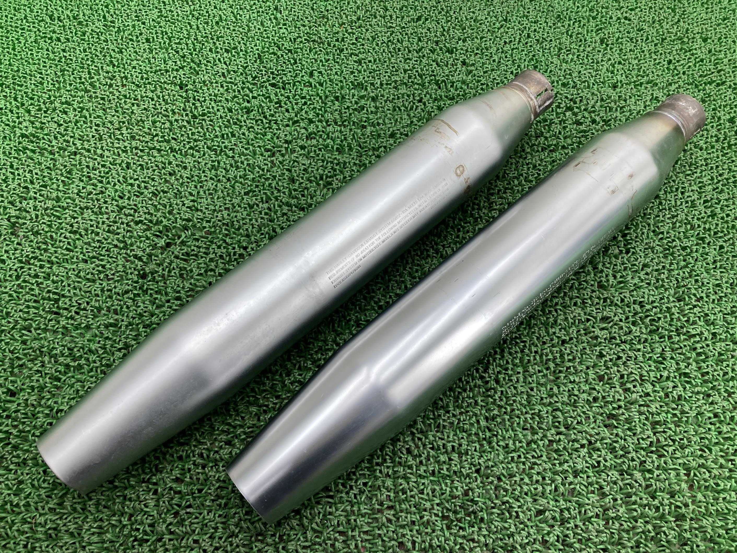 FLSTFB1580 サイレンサーマフラー 65822-10A/65862-10 ハーレー 純正 バイク 部品 65822-10A 65862-10 修復素材やカスタム素材に コケキズ無し 品薄 希少品 車検 Genuine 【中古】 Hb|ティーエスパーツ 店
