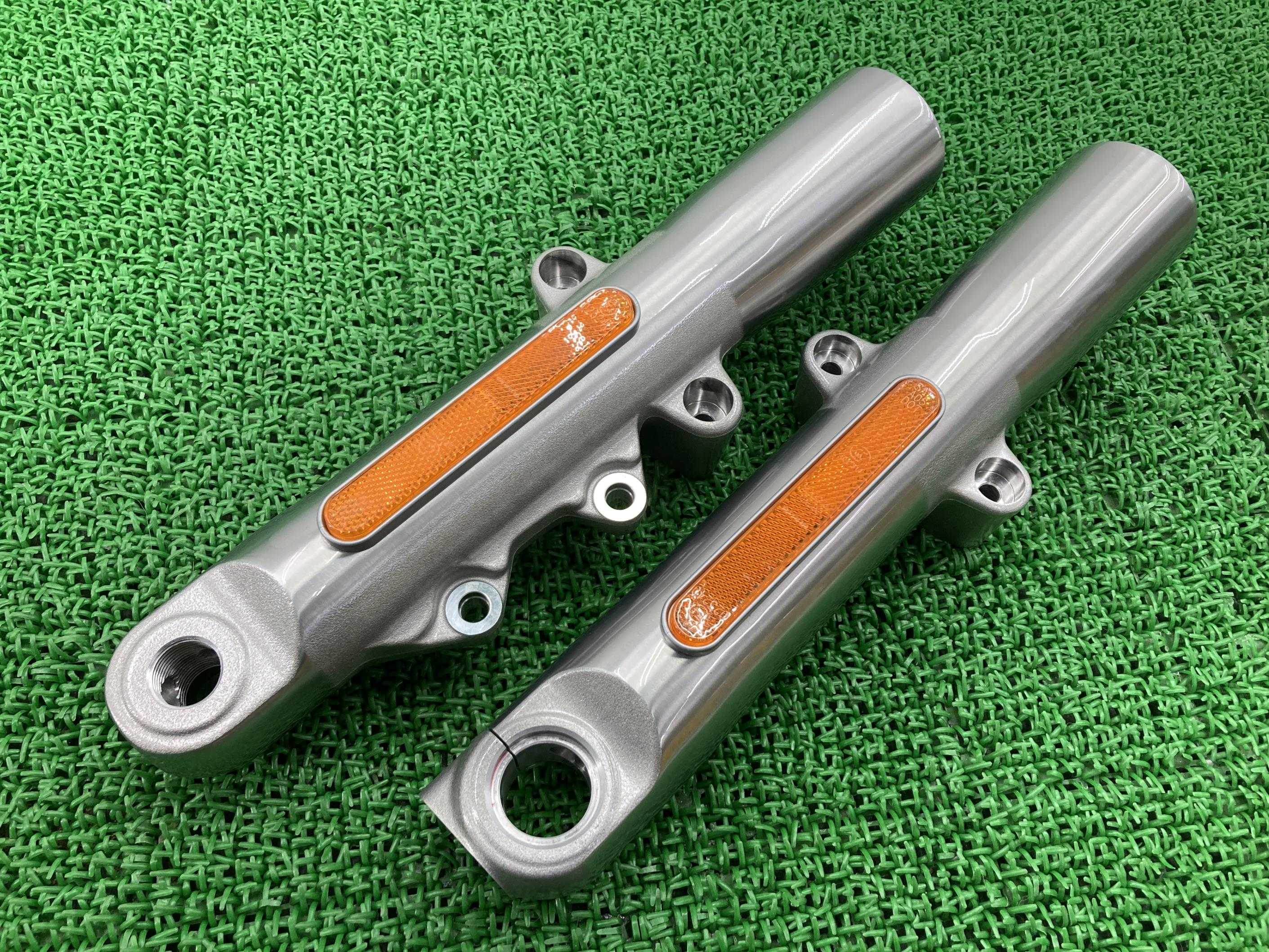 FLFBS1870 アウターチューブ 左右 ハーレー 純正 バイク 部品 5HD1YGKE1JC064*** G5N31-00-L R ファットボーイ ソフテイルファットボーイ 美品 車検 Genuine 【中古】