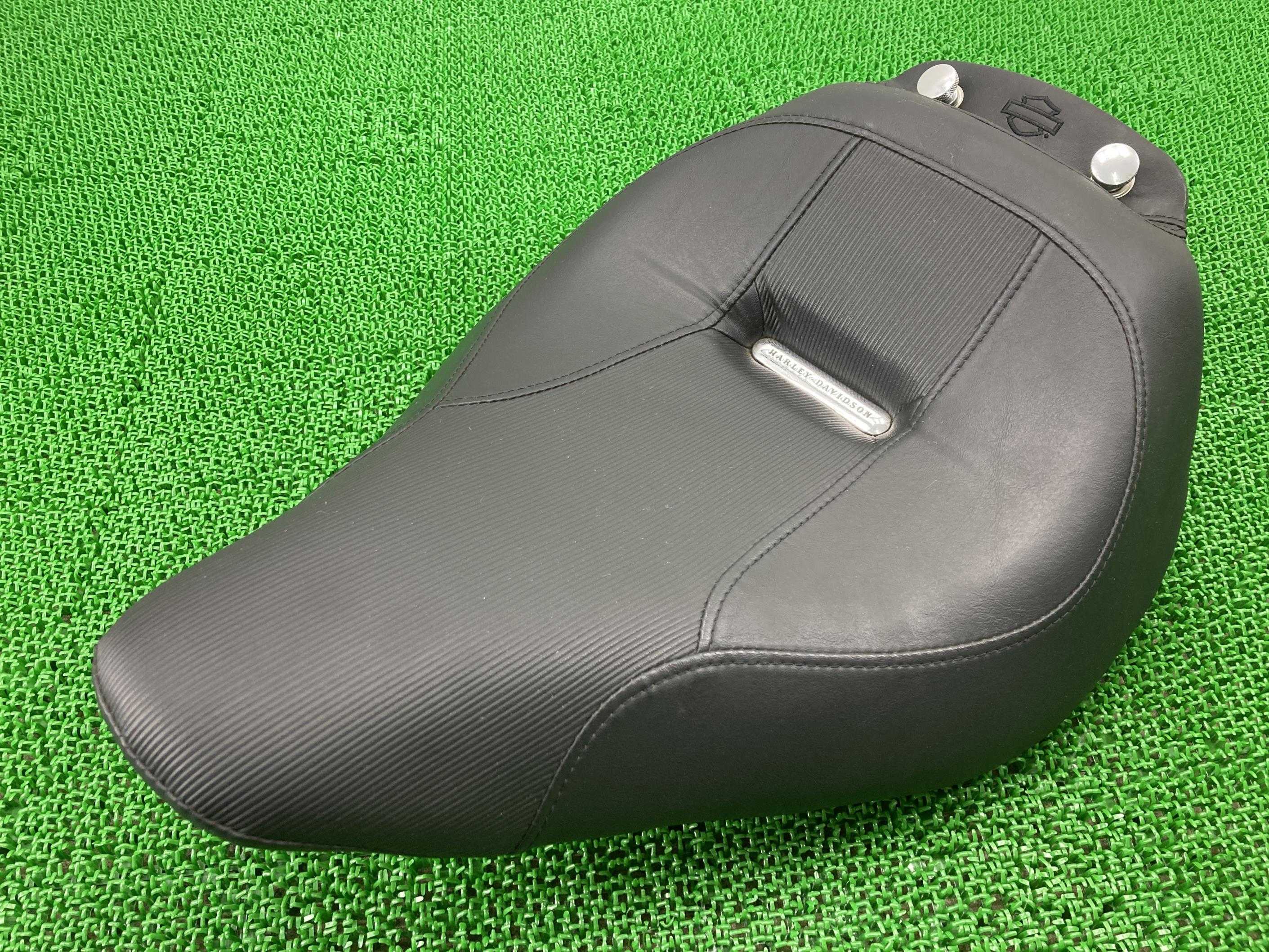 FXSB1580 フロントシート P52000097 5HD1BF5E7EB019*** ハーレー 純正 バイク 部品 15年外し ブレイクアウト 綺麗 良品 車検 Genuine 【中古】 qJ