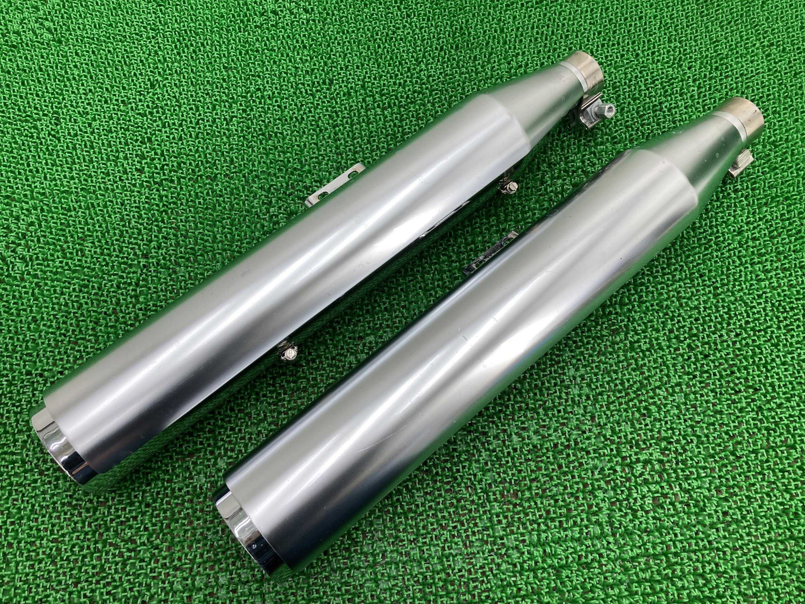 FLFBS1870 サイレンサーマフラー 64900460 ハーレー 純正 バイク 部品 ミルウォーキーエイト コケキズ無し 品薄 希少品 車検 Genuine 【中古】 rP