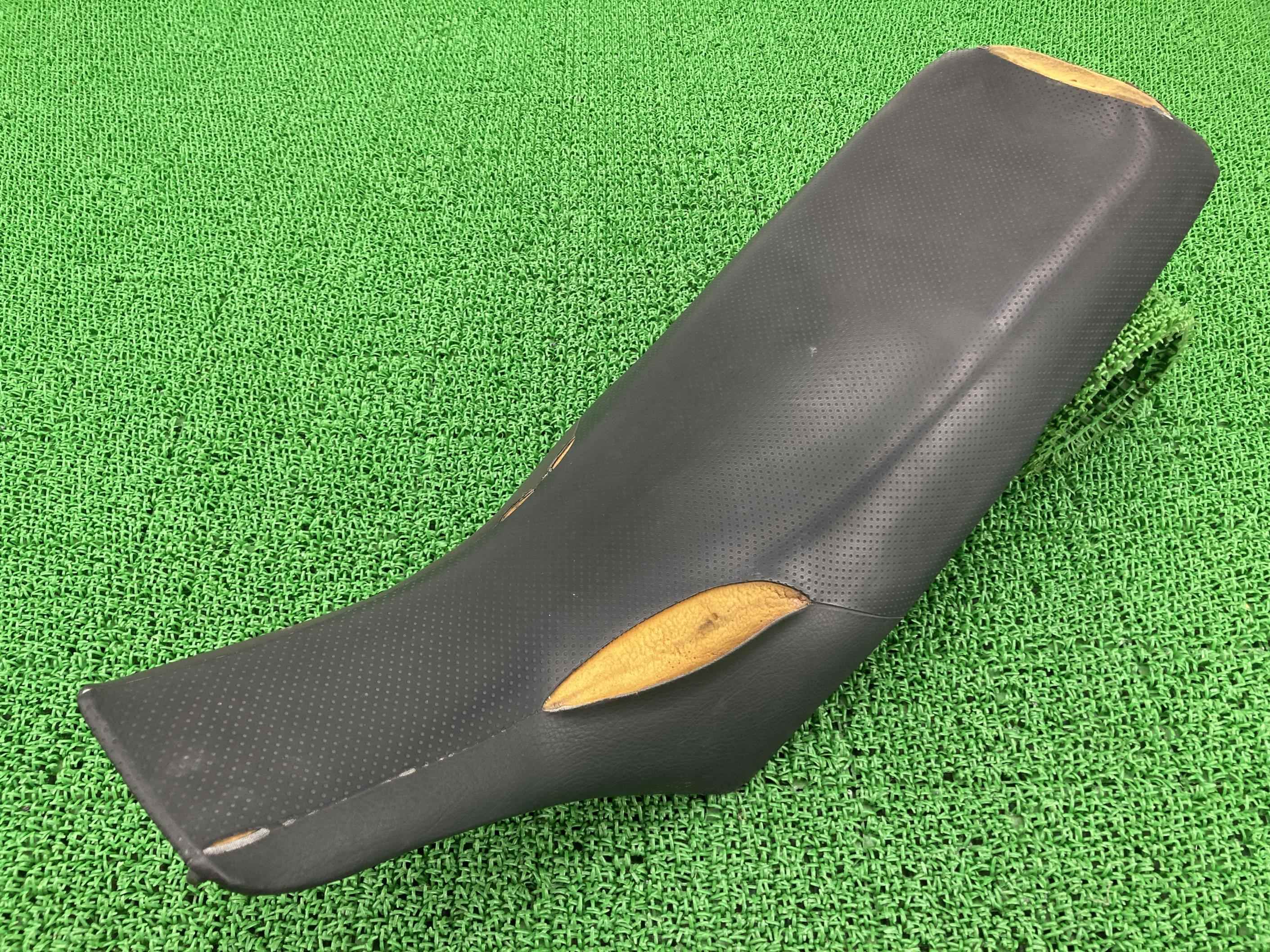 TW200 シート ヤマハ 純正 バイク 部品 DG07J ベースOK 張り替えベースにもってこい 車検 Genuine 【中古】