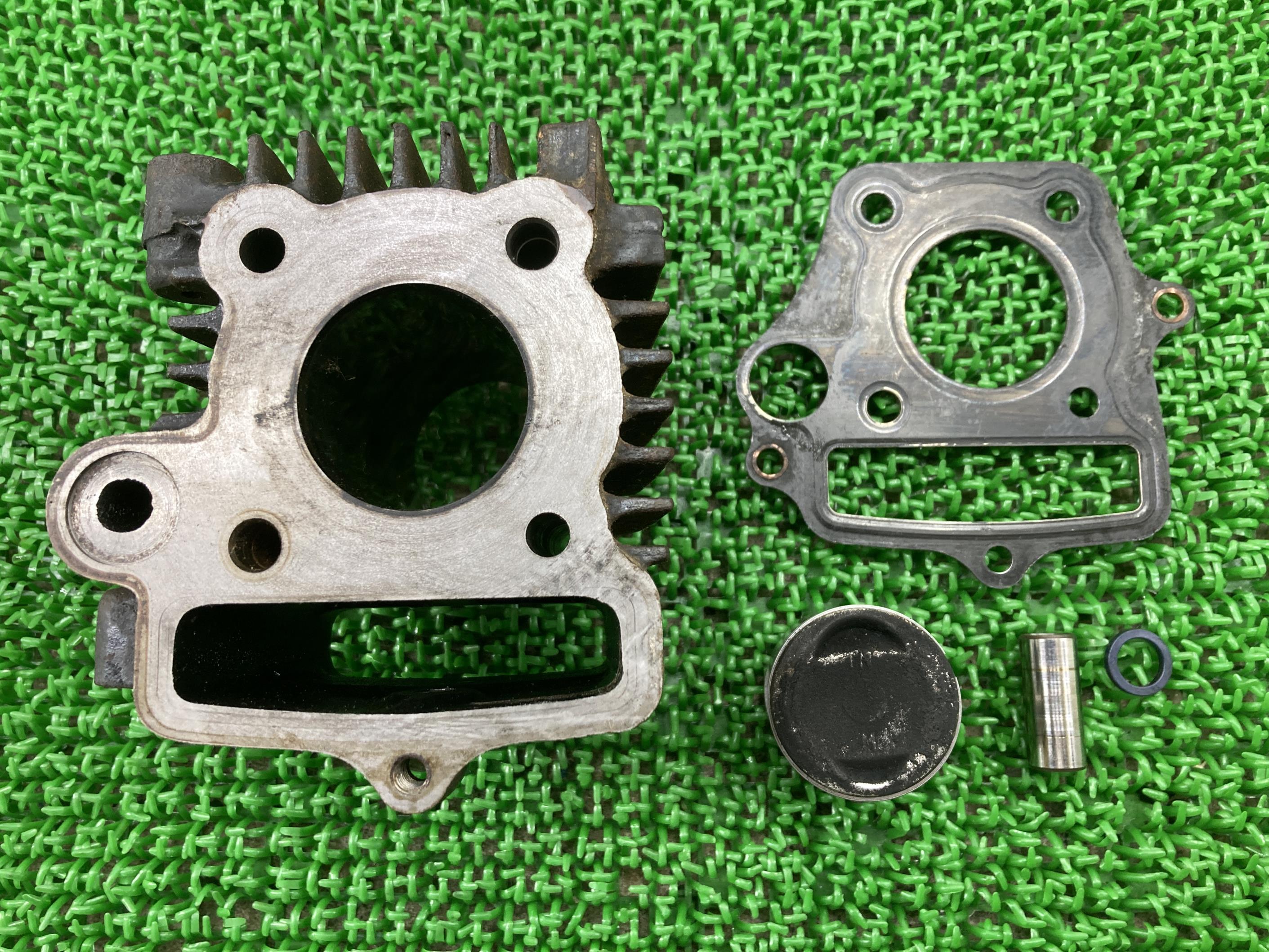 モンキー エンジンシリンダー HM K2 ホンダ 純正 バイク 部品 Z50J ボア39φ シリンダーピストン セット 割れ欠け無し 車検 Genuine 【中古】 gF