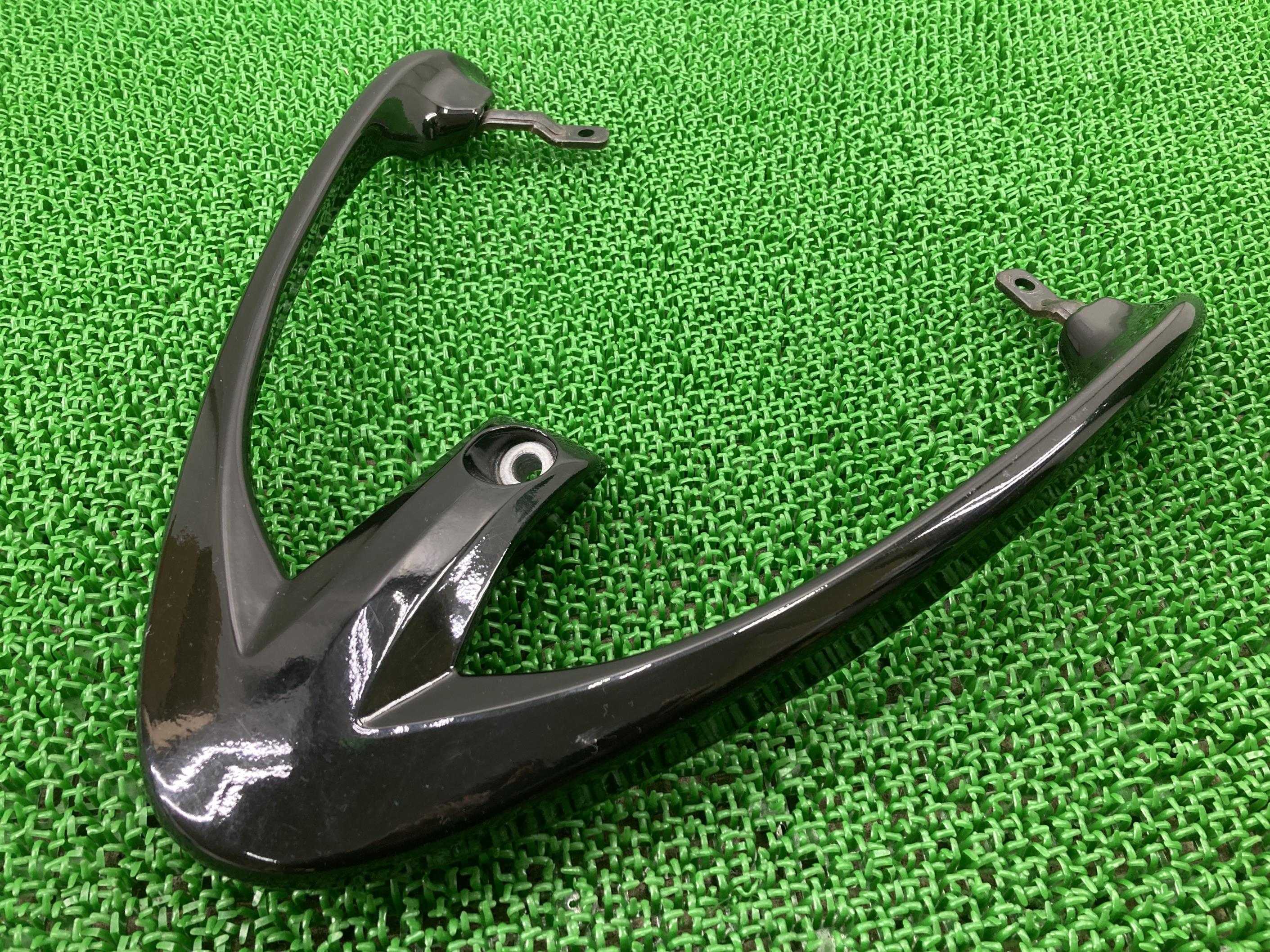 アドレスV125 グラブバー 黒 スズキ 純正 バイク 部品 CF46A コンディション良好 割れ欠け無し リアスポイラー 人気のノーマル タンデムグリップ 車検 Genuine 【中古】 mM