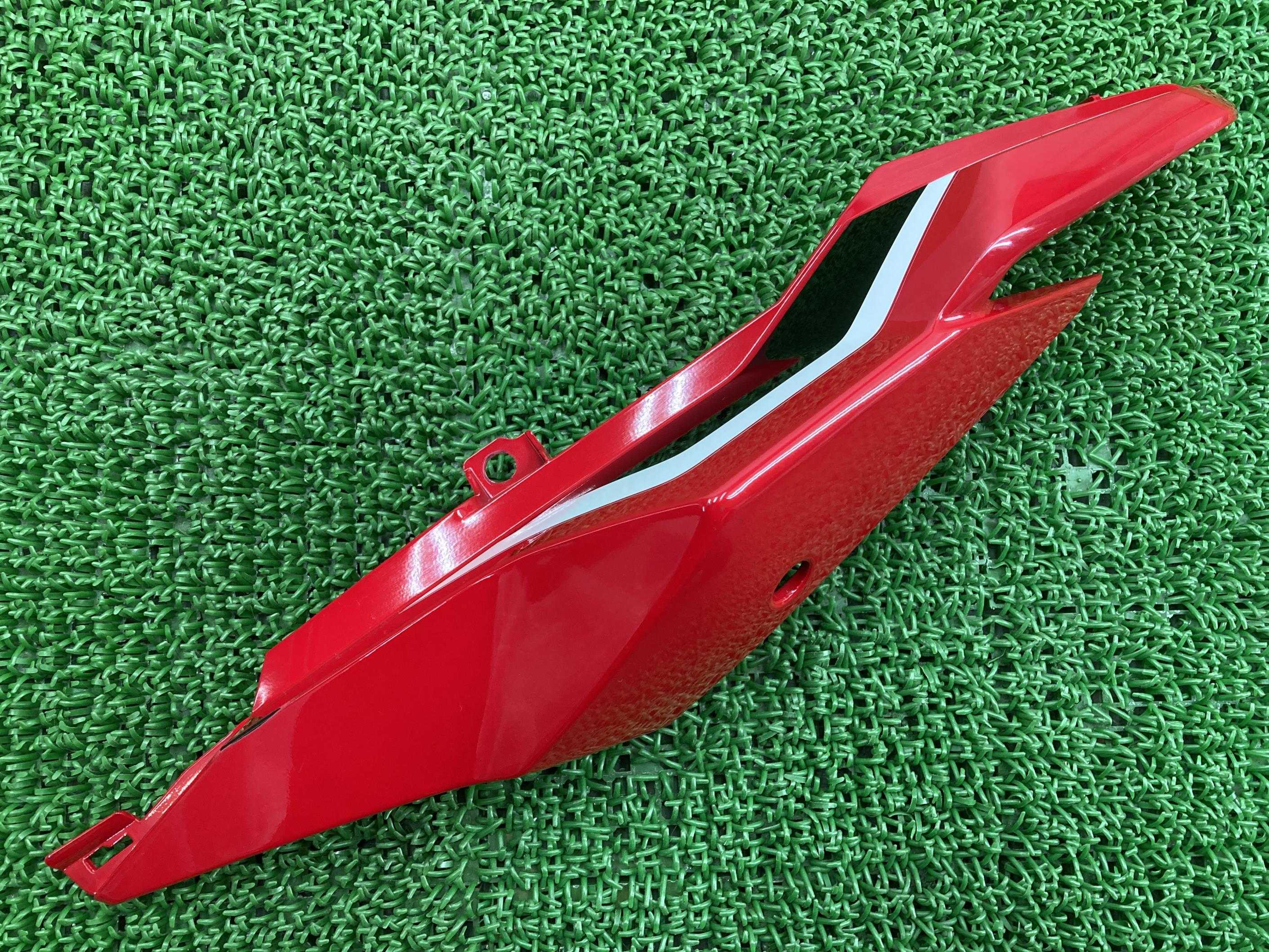 CBR650Rシートカウル左赤ホンダ純正バイク部品RH0377241-MKY-D50021年以降コケキズなし割れ欠け無し修復素材に車検Genuine【中古】|ティーエスパーツ 店