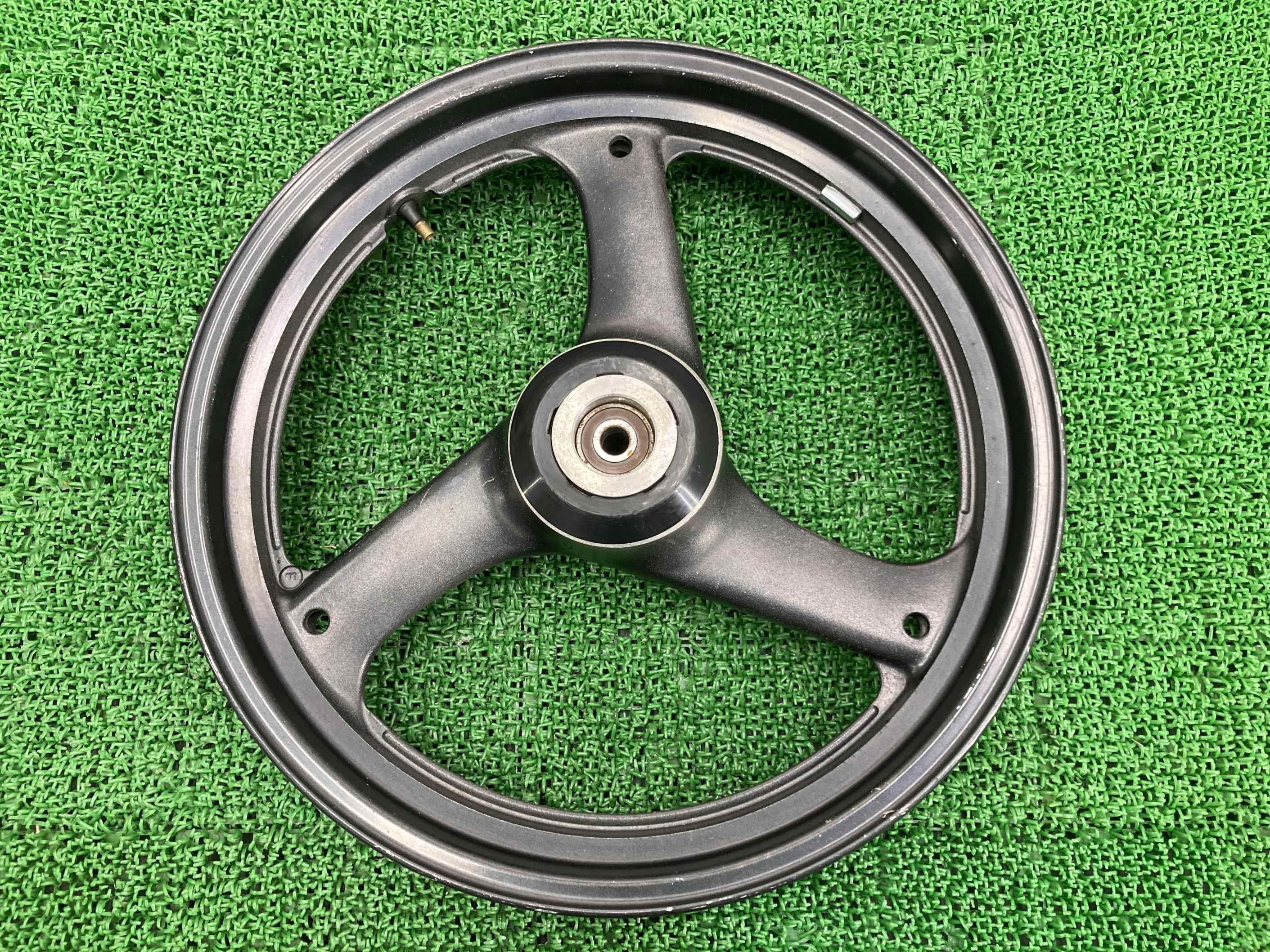 バンディット250 フロントホイール スズキ 純正 バイク 部品 GJ74A コケキズ無し 歪み無し 修復素材に 車検 Genuine 【中古】|ティーエスパーツ 店