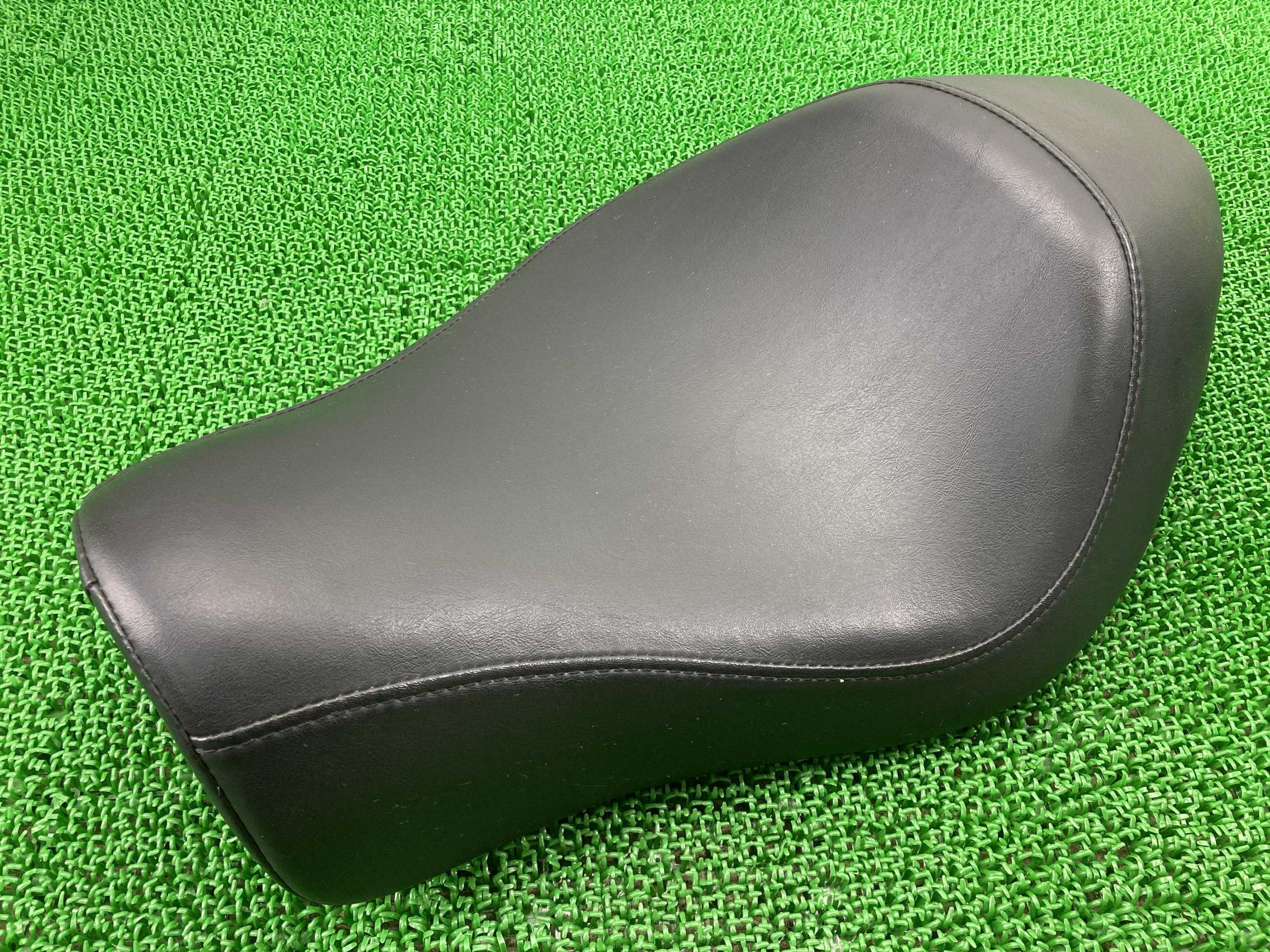 XL883N シート ハーレー 純正 バイク 部品 07年~15年スポーツスター アイアン メインシート ソロシート コンディション良好 破れ無し 車検 Genuine 【中古】 iJ|ティーエスパーツ 店