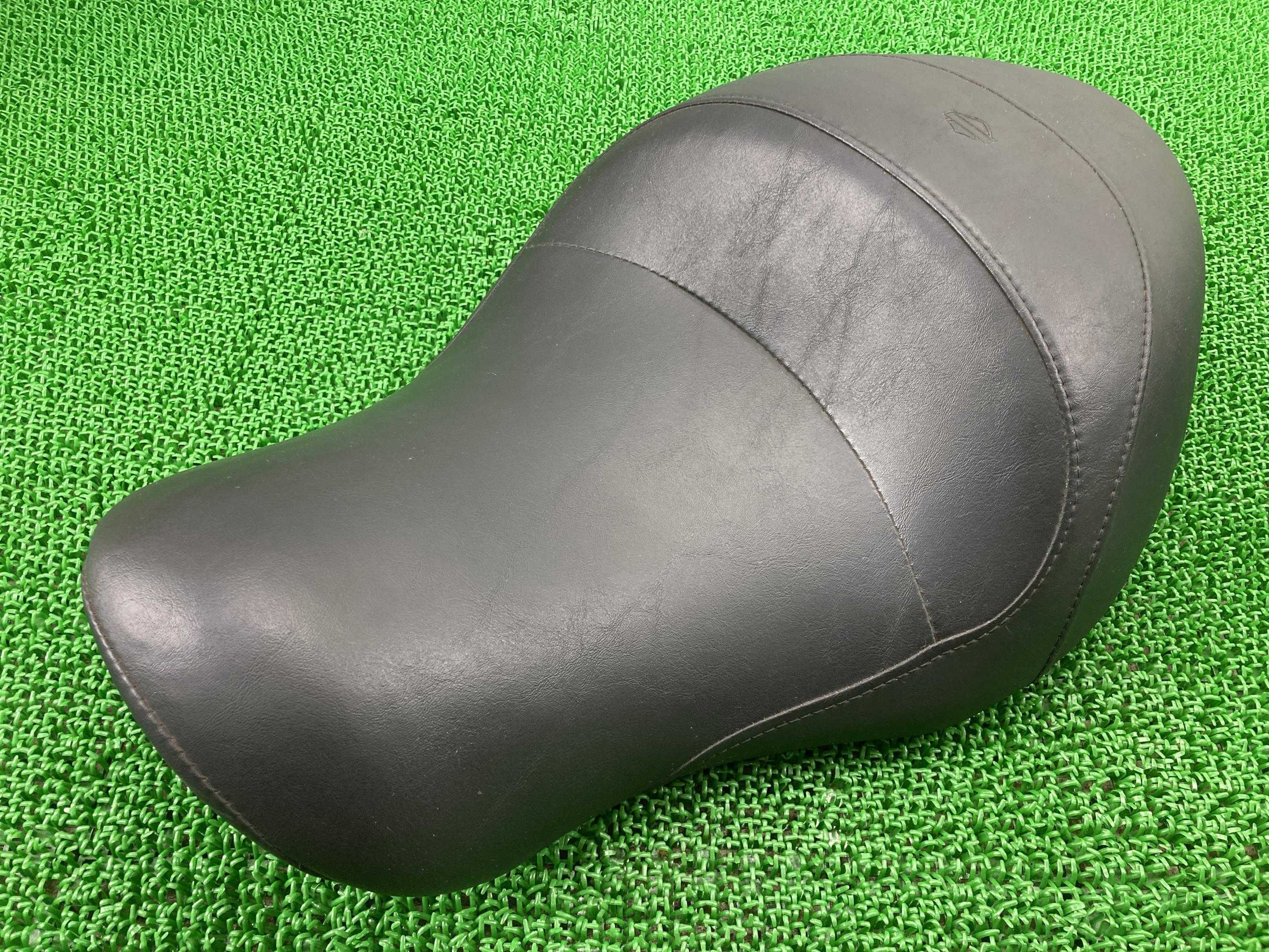 XL883 XL1200 シート ハーレー 純正 バイク 部品 07年～スポーツスター オプション リデュースリーチソロシート メインシート 破れ無し 車検 Genuine 【中古】 Rv