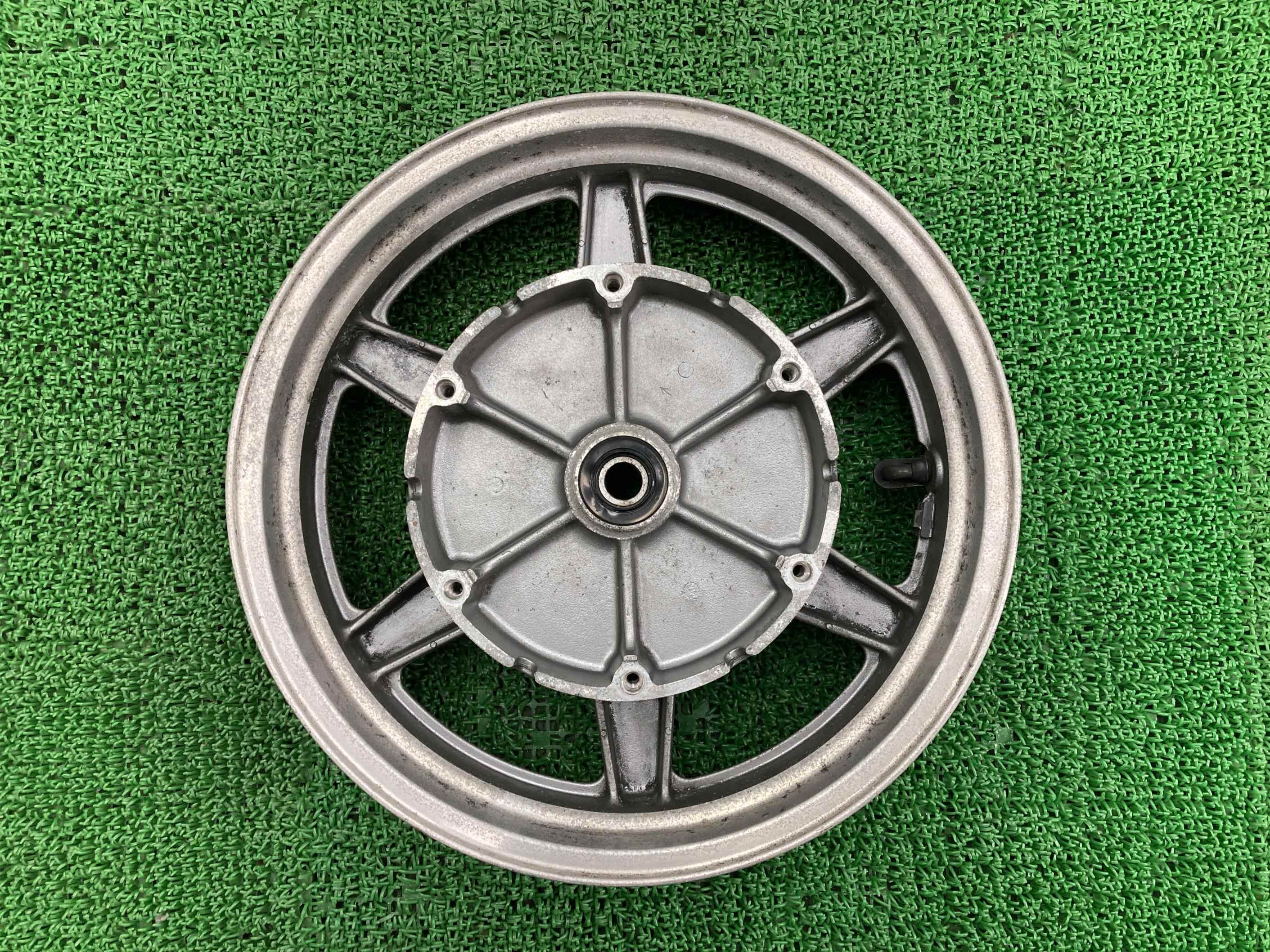 GL1500リアホイールホンダ純正バイク部品SC22ゴールドウイング歪み無し振れ無し修復素材にペイント素材に車検Genuine【中古】