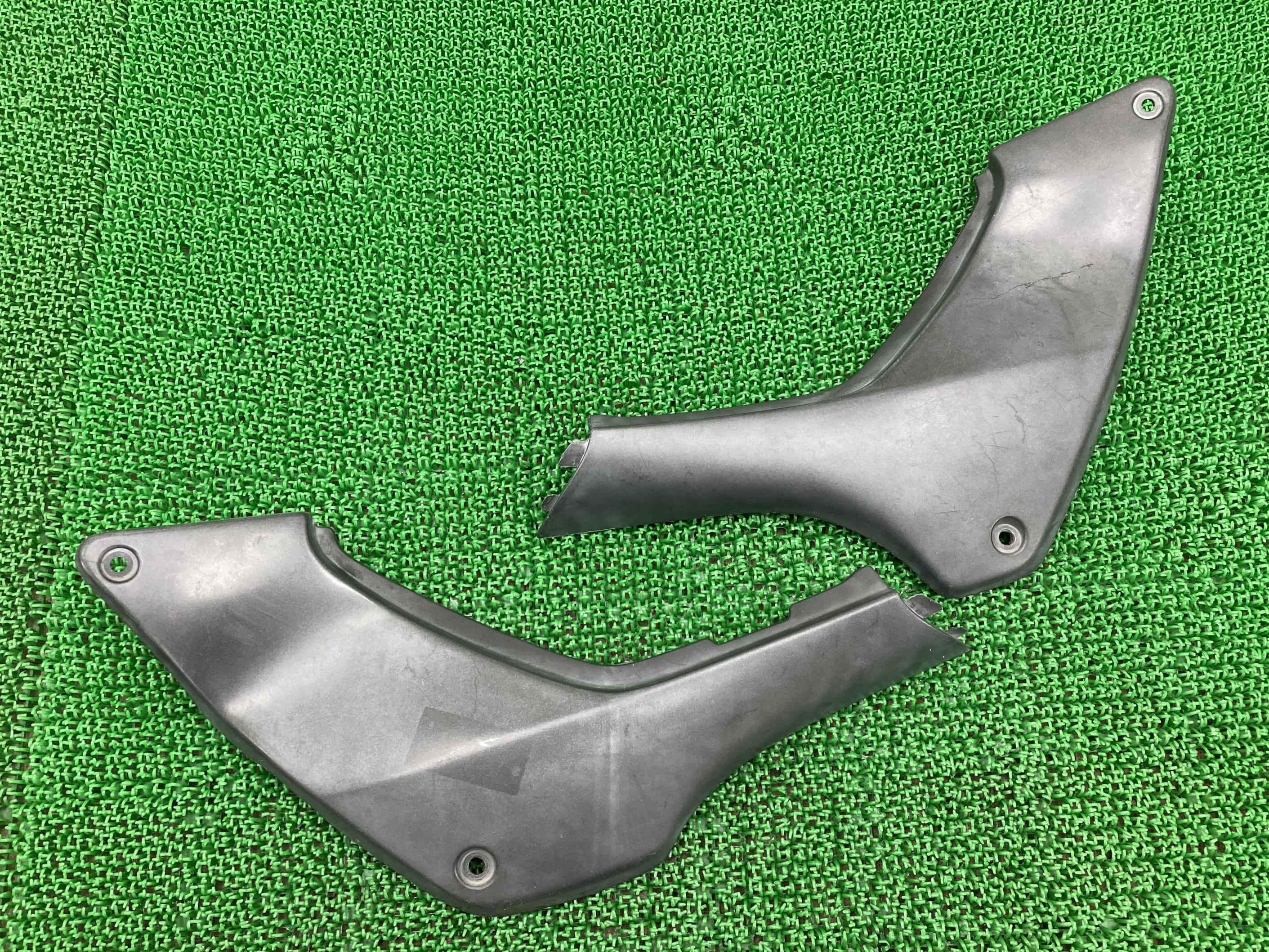 ホーネット250 サイドカバー 左右 KEA ホンダ 純正 バイク 部品 MC31 ペイント素材に 割れ欠け無し 品薄 希少品 車検 Genuine 【中古】 gX