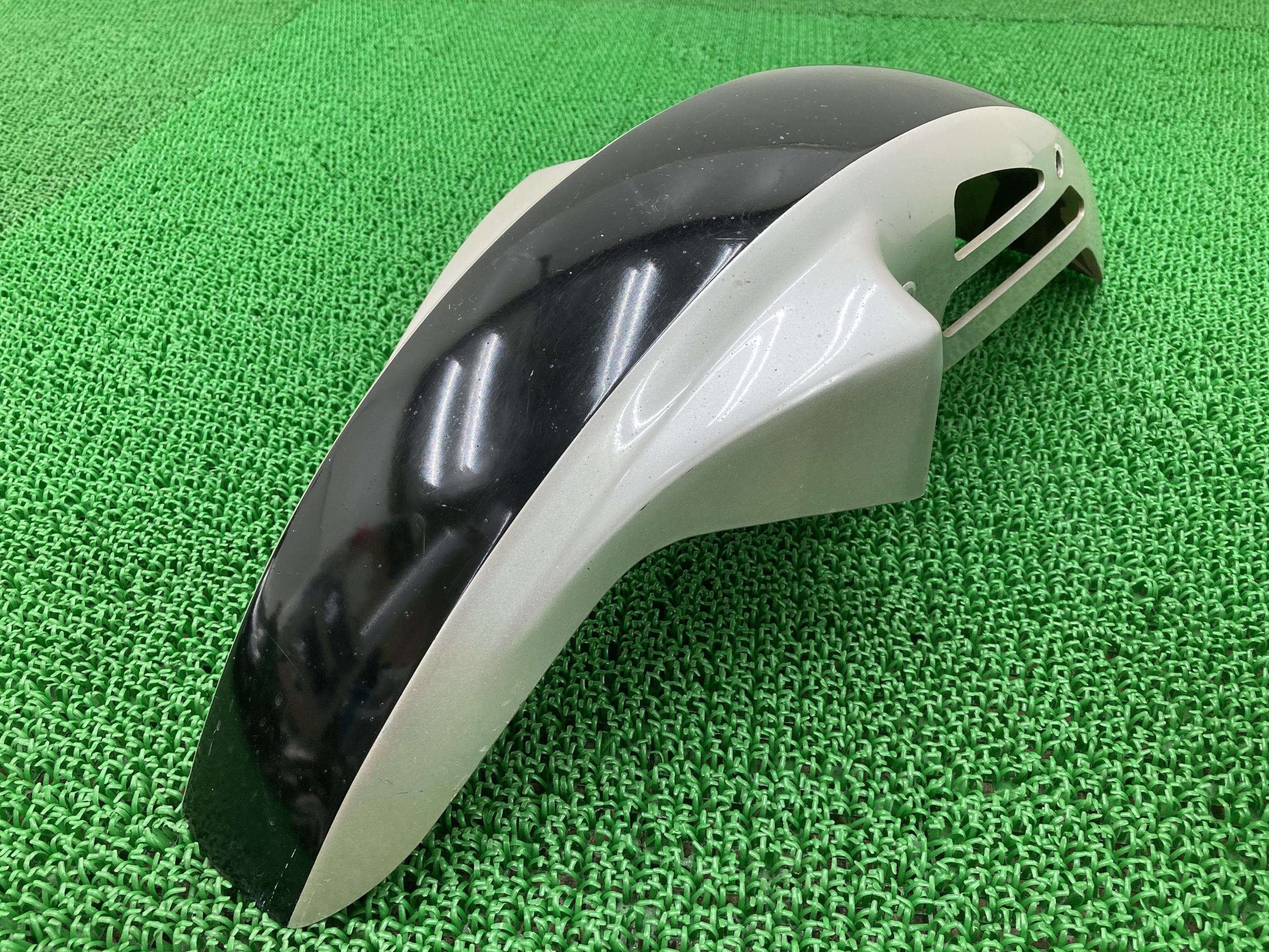 XJ750D フロントフェンダー 黒/銀 ヤマハ 純正 バイク 部品 5G8 当時物 ペイント素材に 割れ欠け無し 品薄 希少品 車検 Genuine 【中古】 eO｜ティーエスパーツ　店
