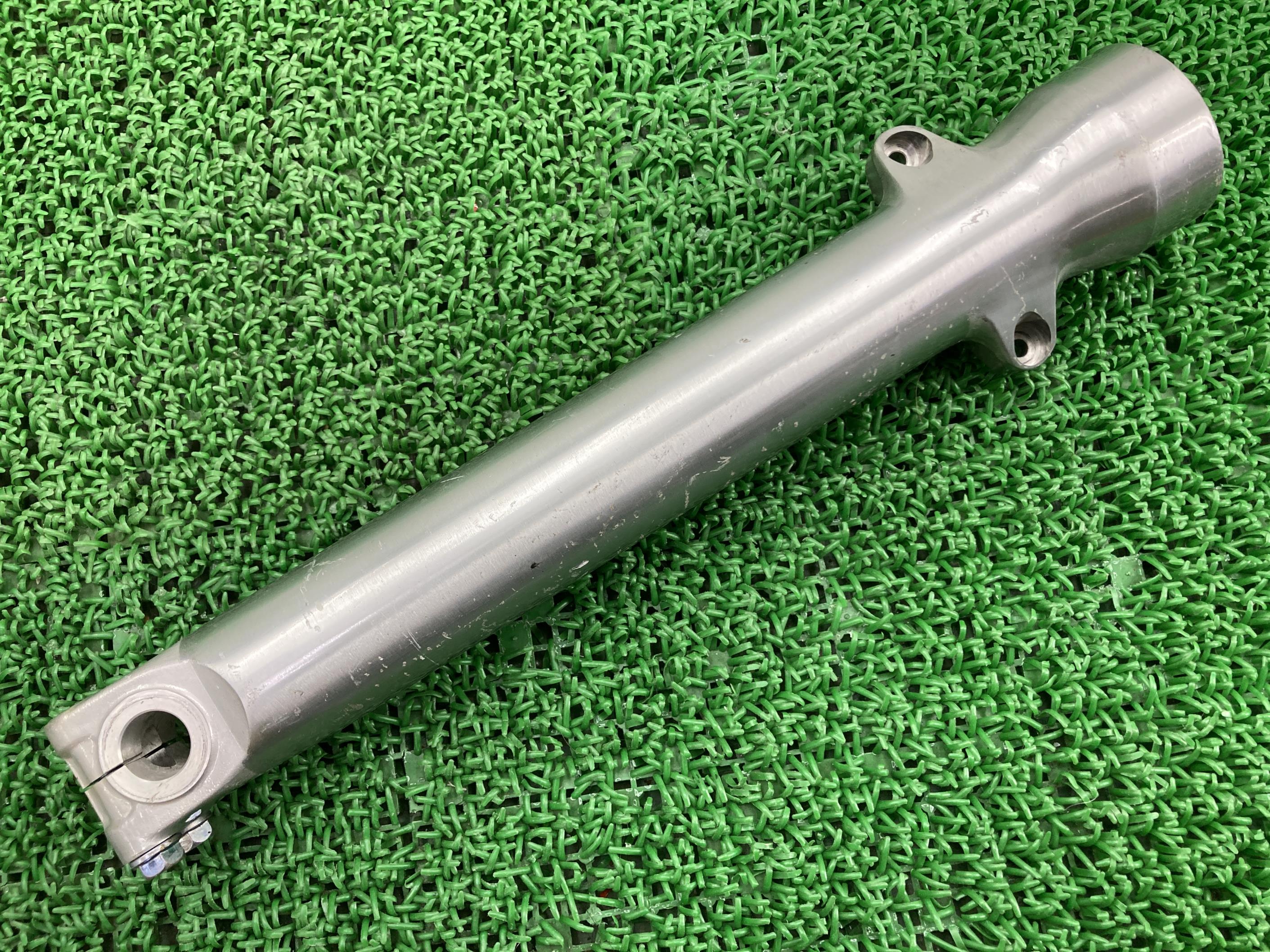 市場 マグナ750 アウターチューブ バイク 右 ボトムケース コケキズ無し ホンダ 部品 純正 Rc43