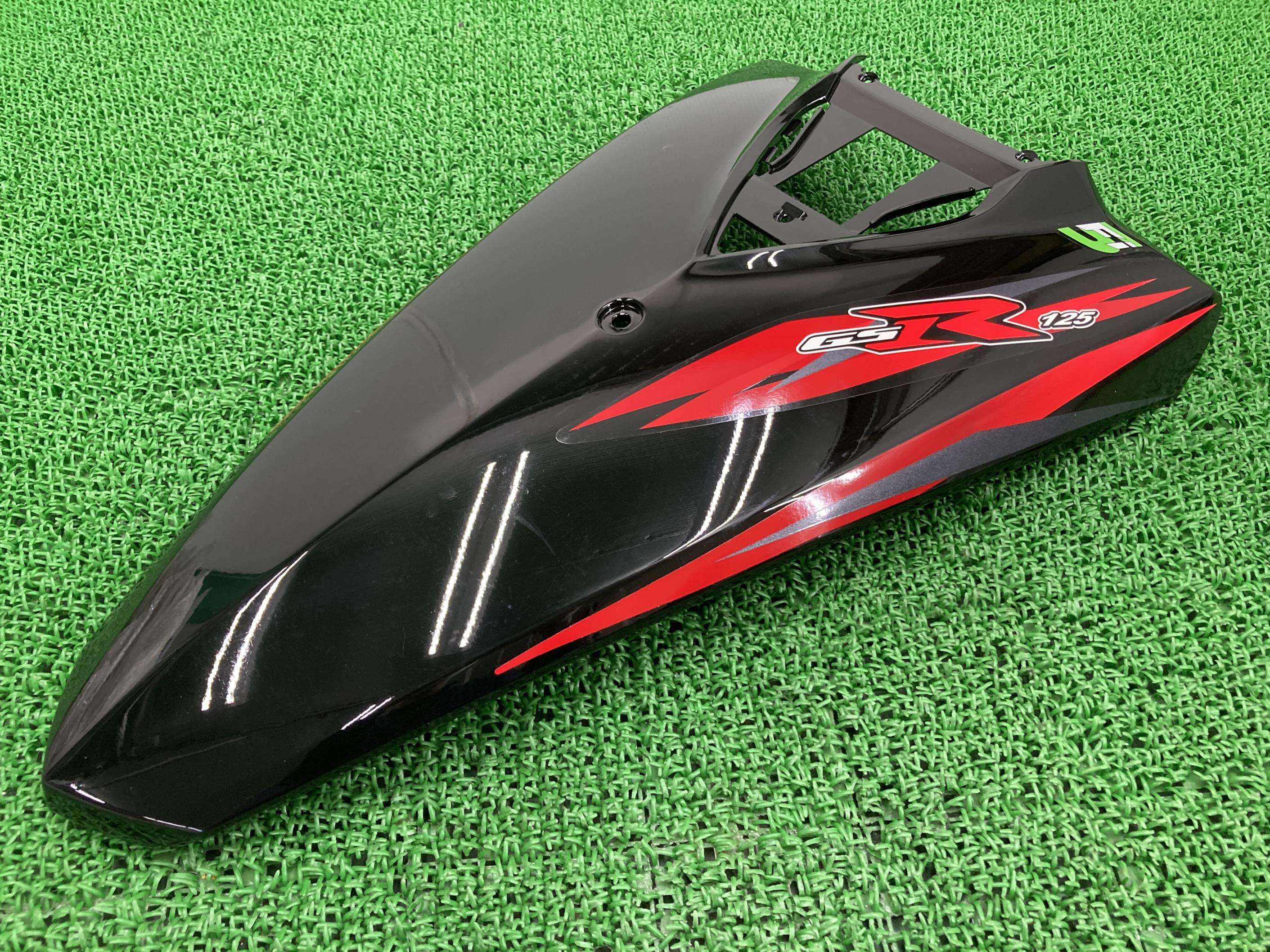 GSR125 フロントカバー 黒/赤 在庫有 即納 スズキ 純正 新品 バイク 部品 未使用 UT125 フロントレッグシールド 割れ欠け無し そのまま使える 車検 Genuine|ティーエスパーツ 店