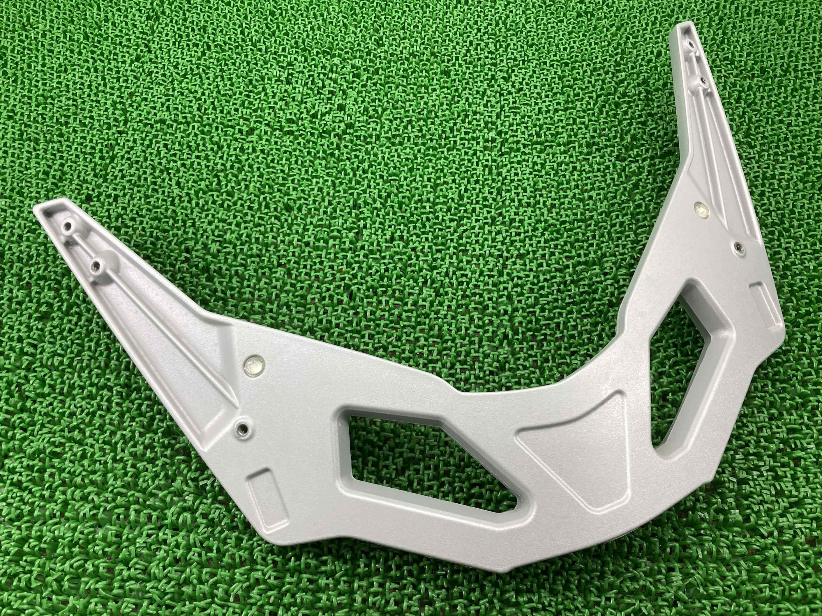カンナムスパイダーRT スクリーンステー BRP 純正 バイク 部品 705005406 フロントブラケット スクリーンマウント 綺麗 良品 車検 Genuine 【中古】 85|ティーエスパーツ 店