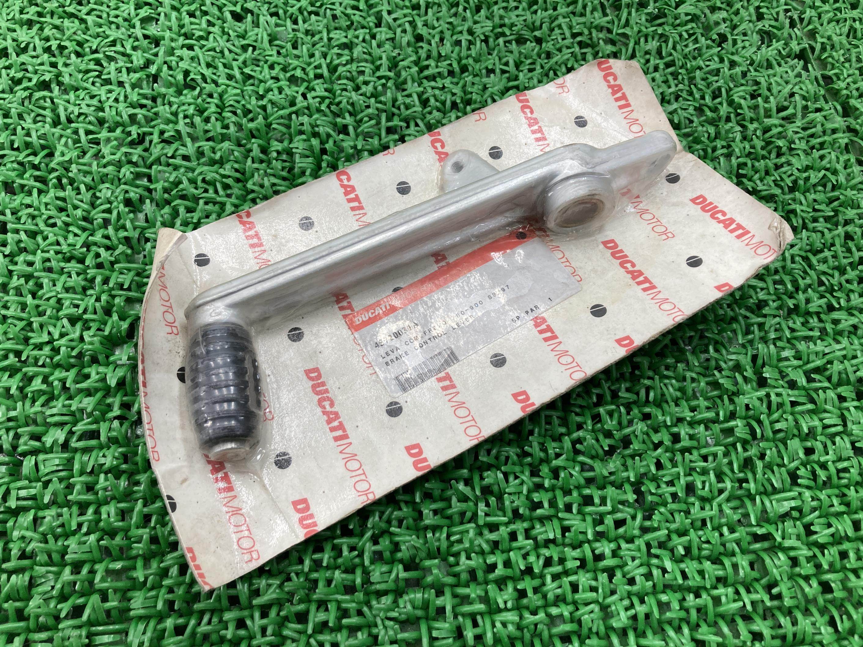900SS ブレーキペダル 在庫有 即納 ドゥカティ 純正 新品 バイク 部品 未使用 スーパースポーツ スーパーバイク 車検 Genuine 750SS 15,960円