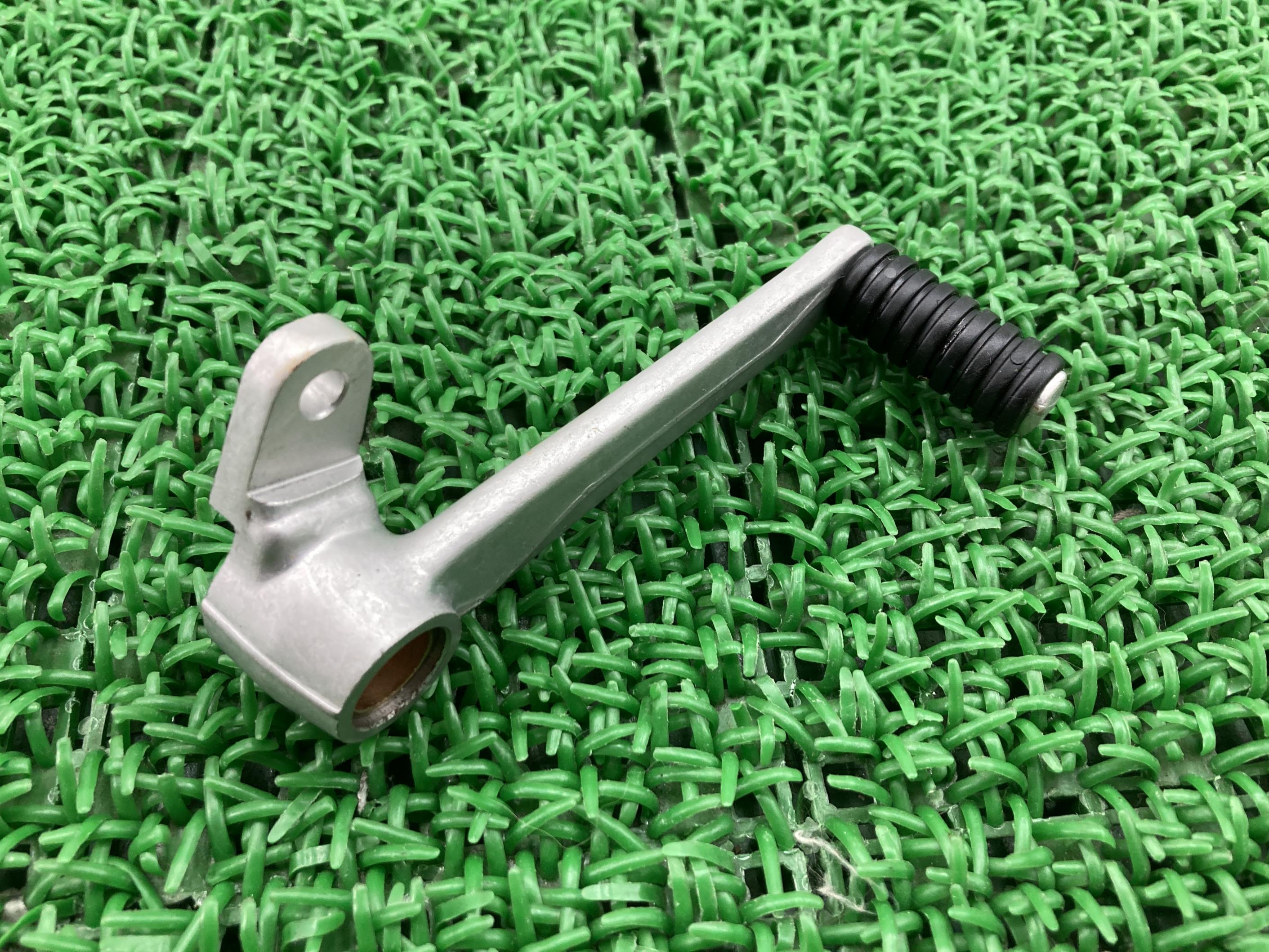ST2 シフトペダル 在庫有 即納 ドゥカティ 純正 新品 バイク 部品 未使用 スポーツツーリング ギアチェンジレバー 97-98 車検 Genuine