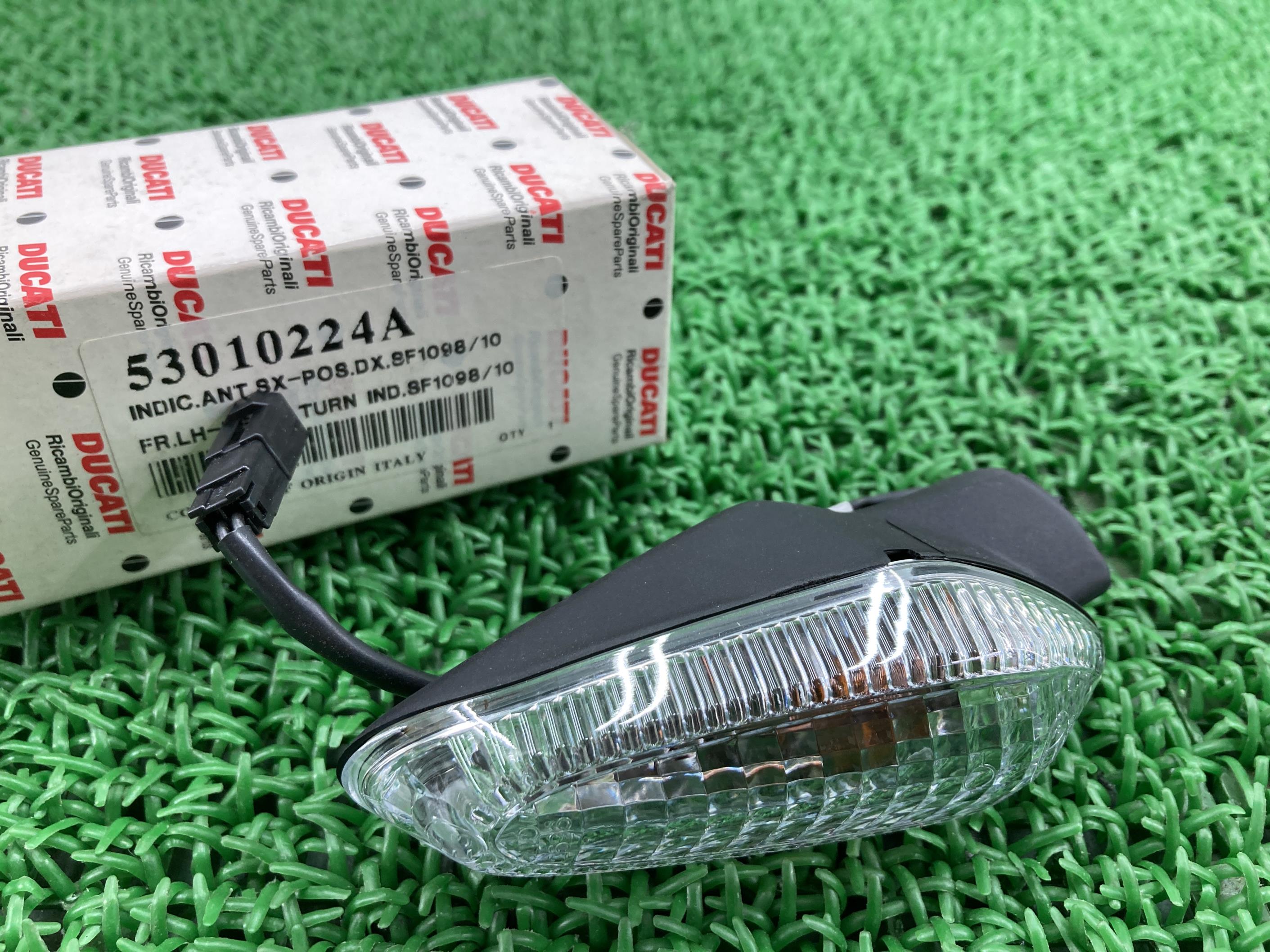 ドゥカティ996ウインカー左右セット ドゥカティ996ウインカー