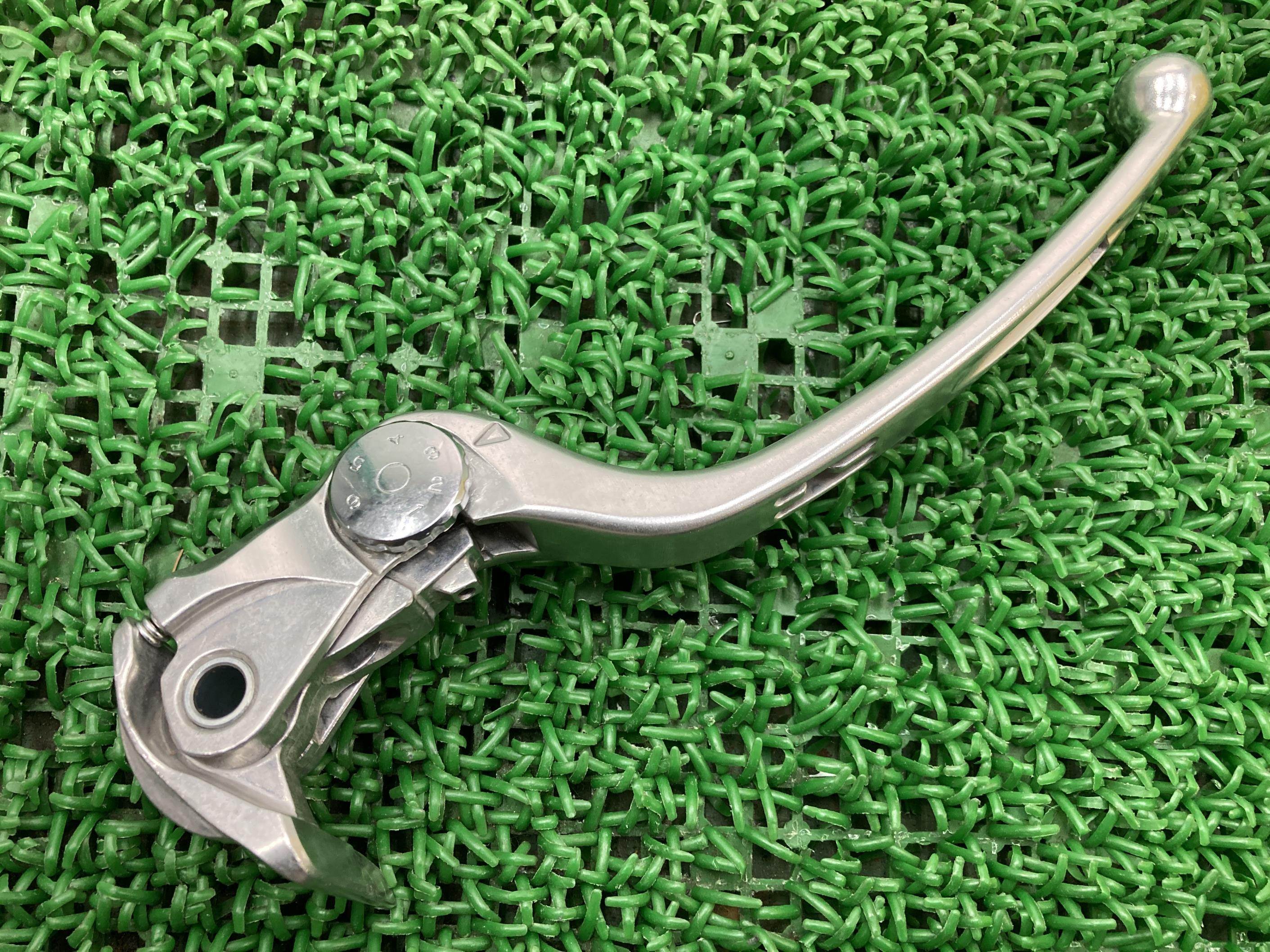 デイトナ675 フロントブレーキレバー 在庫有 即納 トライアンフ(TRIUMPH) 純正 新品 バイク 部品 未使用品 スピードトリプル ストリートトリプル 車検 Genuine 24|ティーエスパーツ 店