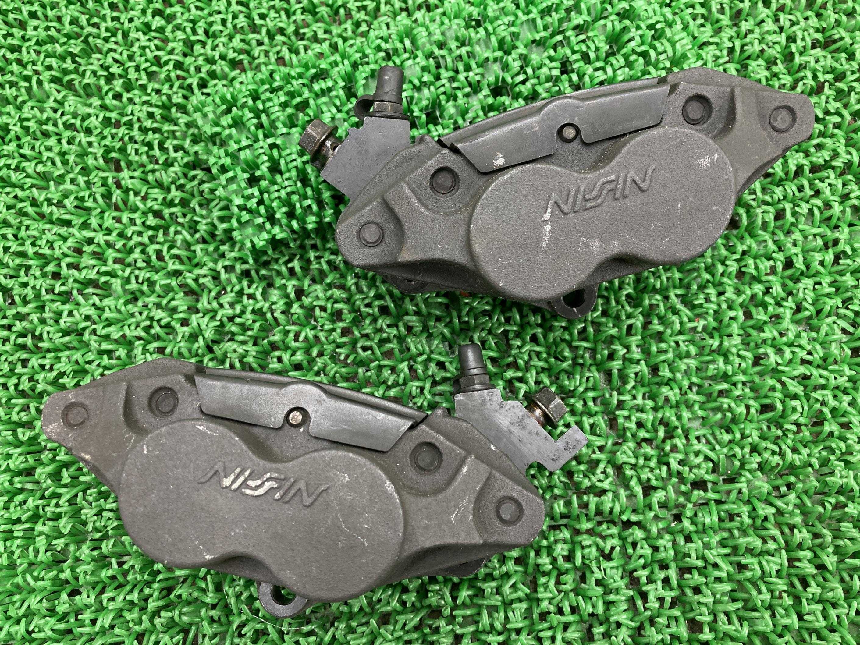 VFR400Rフロントブレーキキャリパー左右ホンダ純正バイク部品NC30前期割れ欠け無し品薄希少品車検Genuine【中古】 53