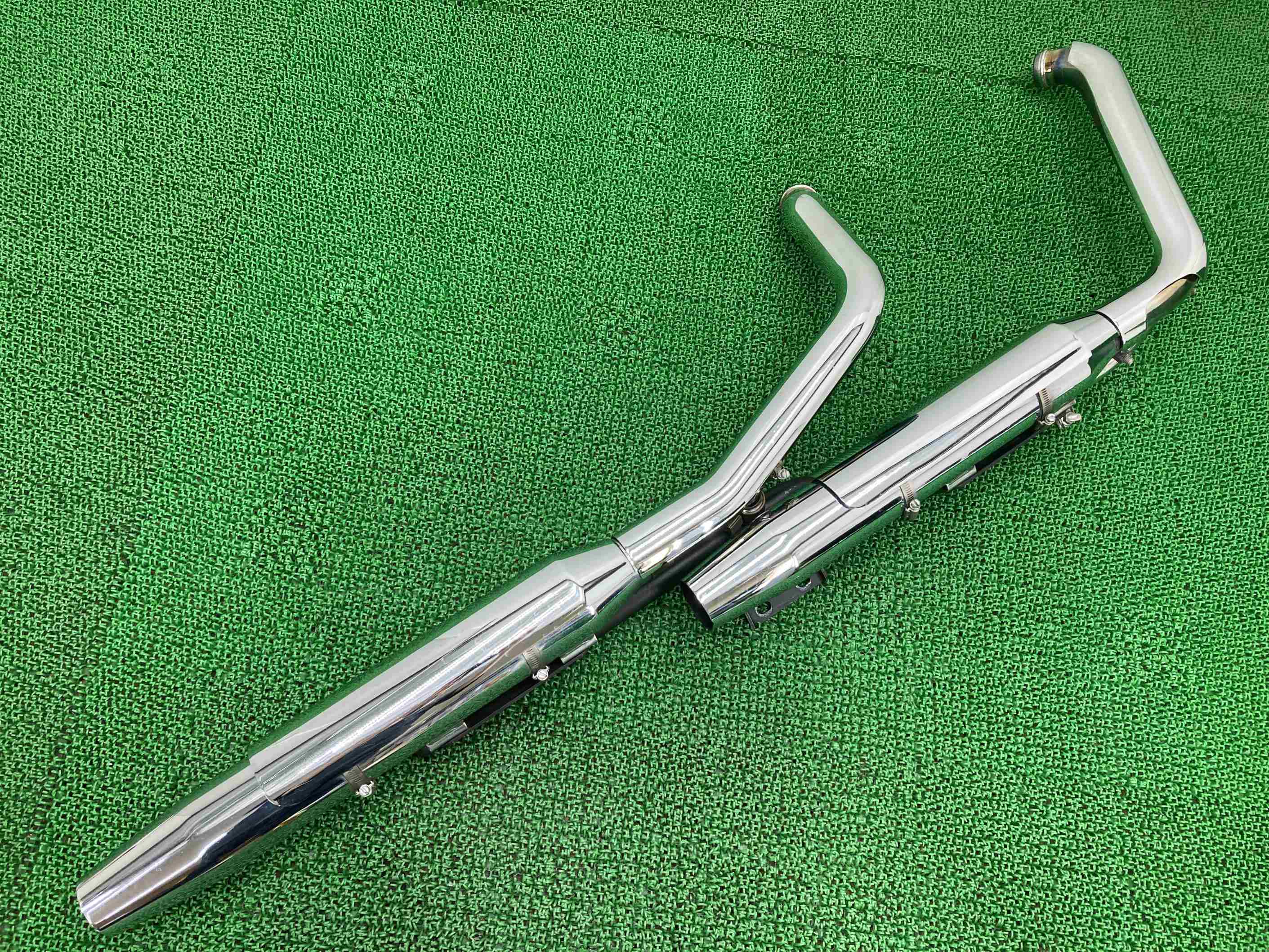 クロームワークス製ハーレーFLSTC1580 マフラー 社外 バイク 部品 スチール 3インチテーパードサイレンサー ソフテイル ノーマルエキパイ コケキズ無し 【中古】 3