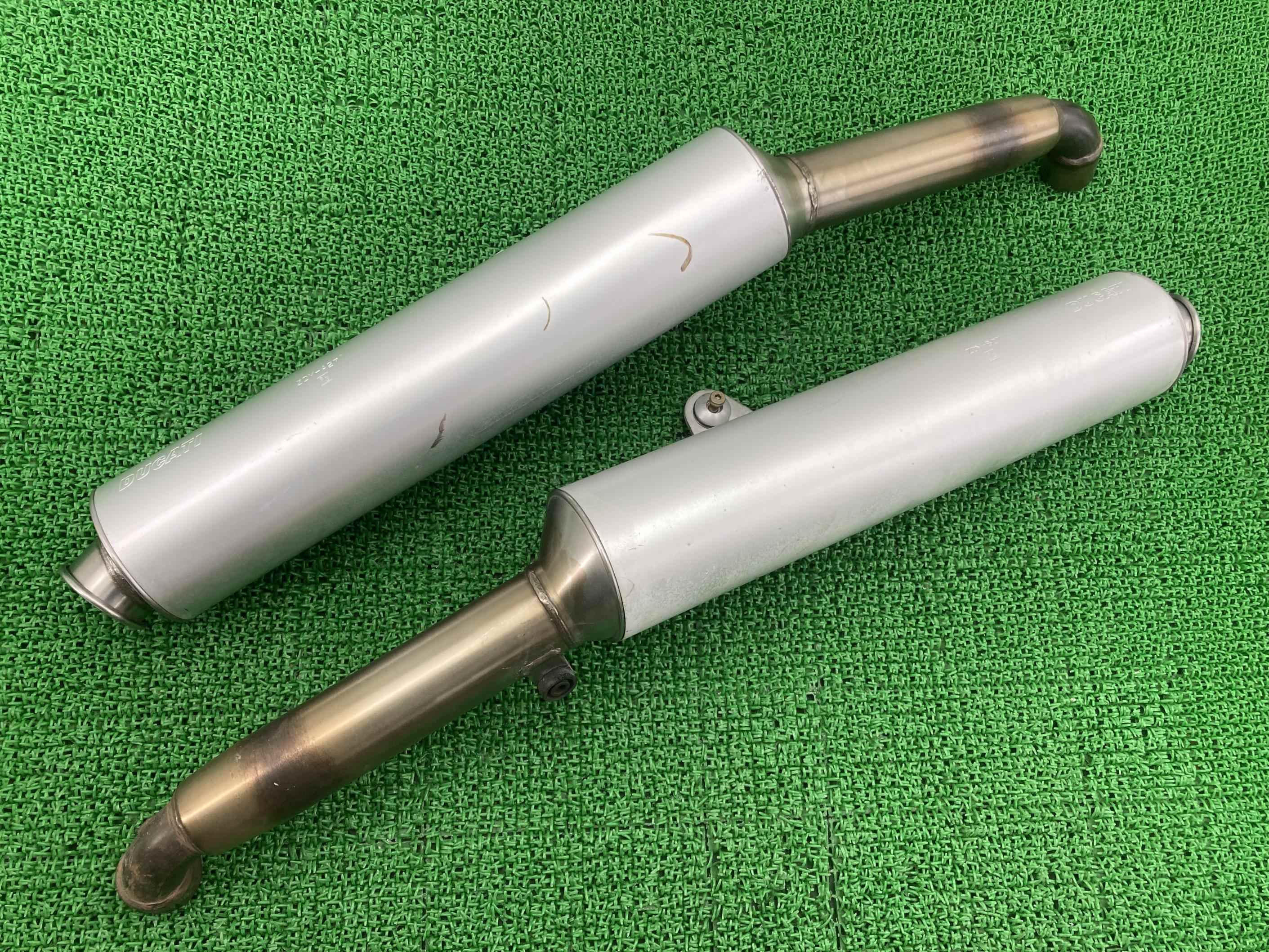 ST2 サイレンサーマフラー 左右 ドゥカティ 純正 バイク 部品 2003年式外し ZDMS100AA1B009*** 573.1.058.1A 574.1.058.1A ノーマルマフラー 車検 Genuine 【中古】 29