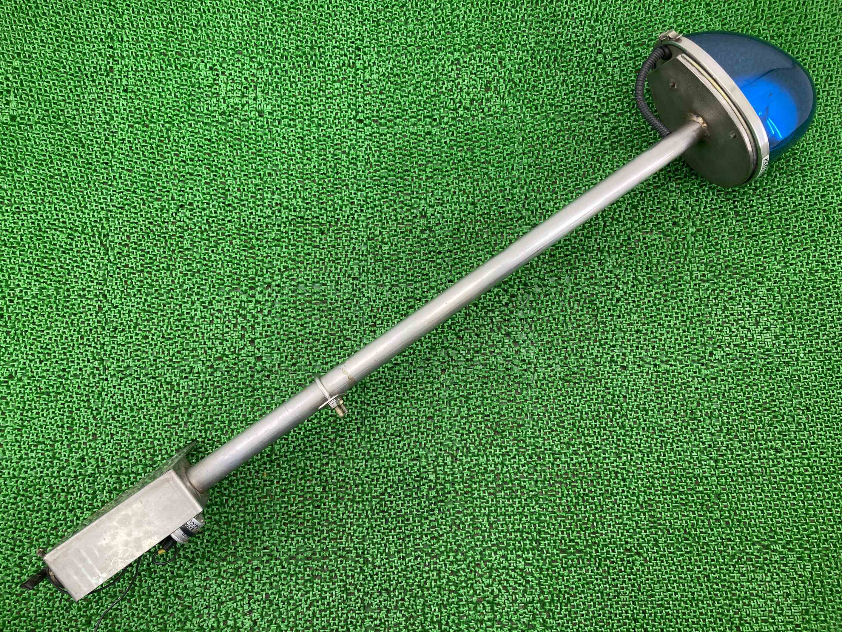 PATLITE製ハーレーパトライト青社外バイク部品SKFM-101ポール付回転灯流線型12V3.0A修復素材やカスタム素材に【中古】 60