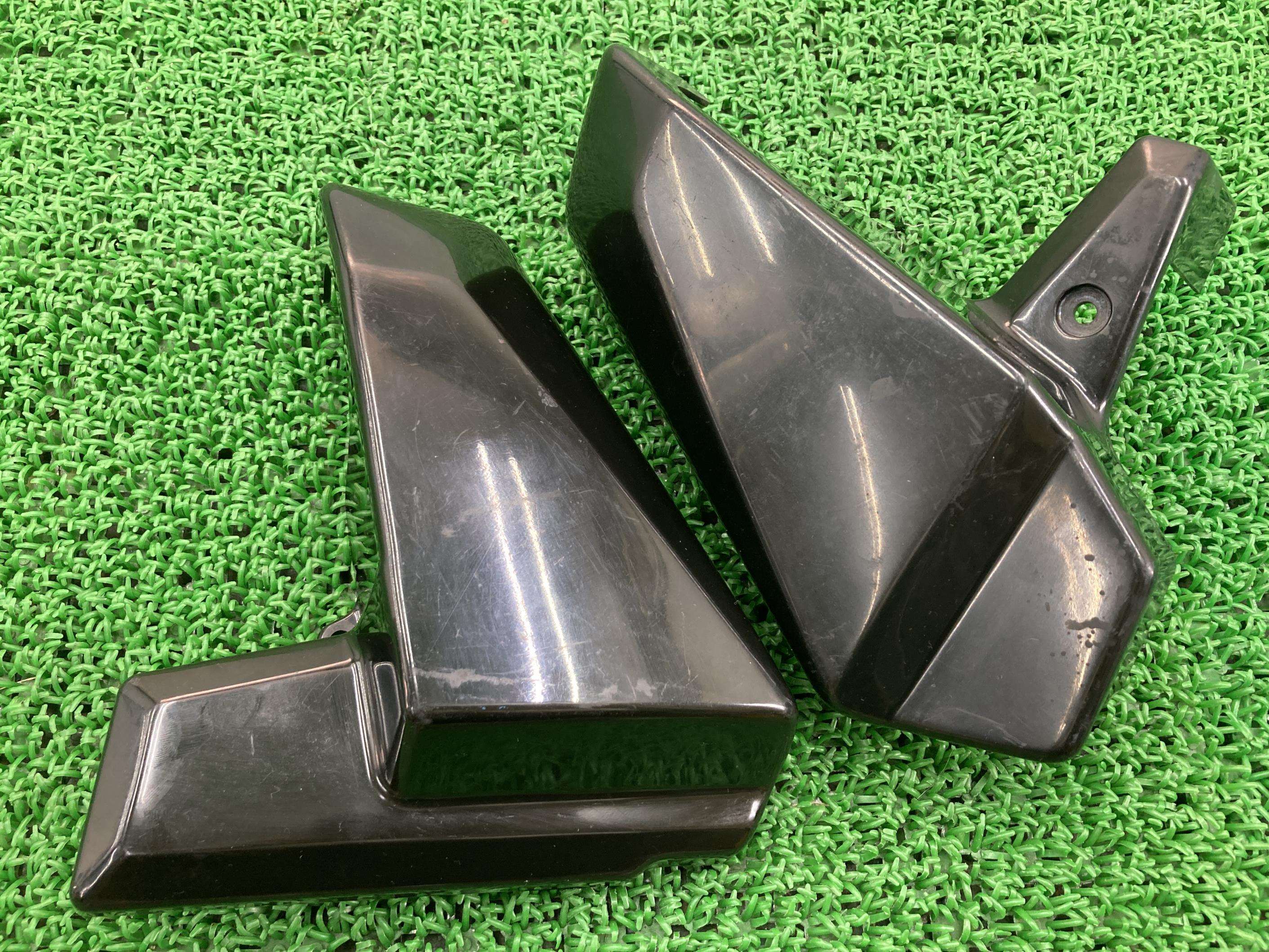 ZRX400 エアクリーナーカバー 左右 黒 カワサキ 純正 バイク 部品 希少品 ZR400E 14090-1457 14090-1458 そのまま使える 修復素材やペイント素材に 車検 Genuine 【中古】