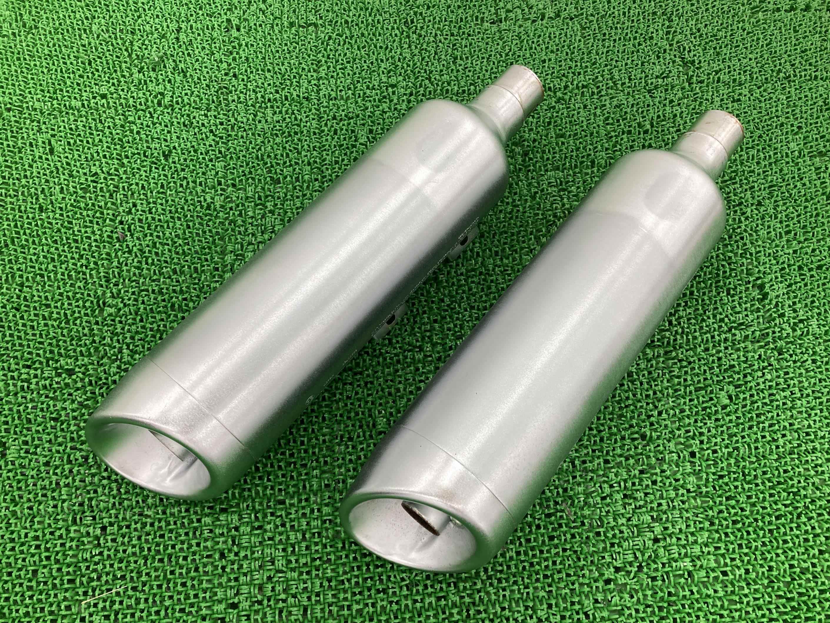 FXFB1750 サイレンサーマフラー ハーレー 純正 バイク 部品 ファットボブ ソフテイルファットボブ コケキズなし 車検 Genuine 【中古】 54