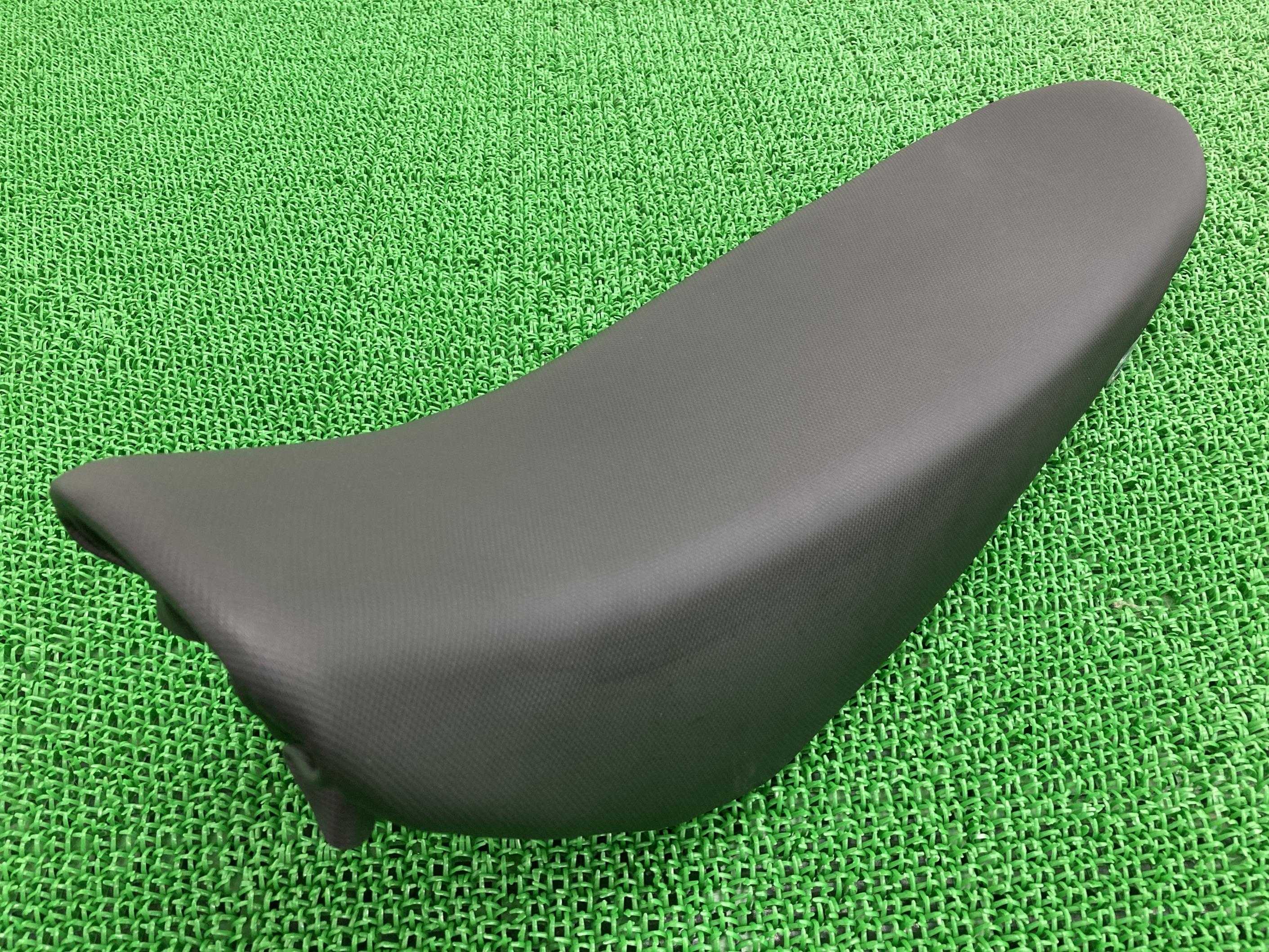 KLX125 Dトラッカー125 シート 53066-0220A カワサキ 純正 バイク 部品 LX125C LX125D 破れ無し 品薄 希少品 車検 Genuine 【中古】 vS