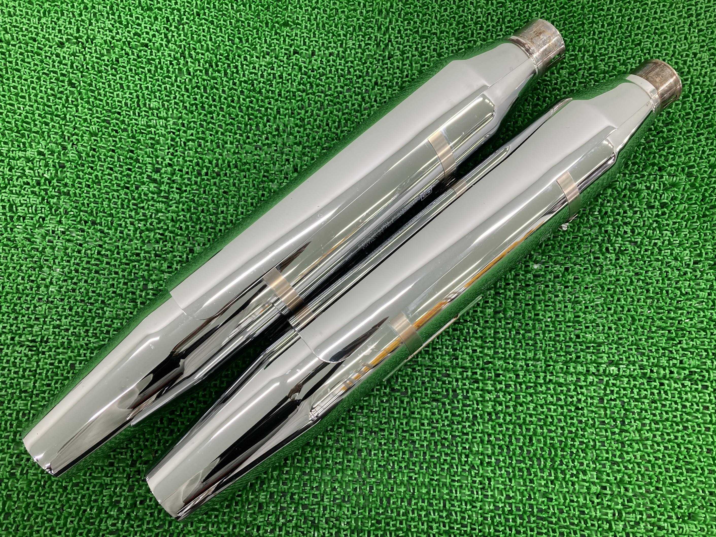 FXDL1580 サイレンサーマフラー ハーレー 純正 バイク 部品 スーパーグライド ワイドグライド ストリートボブ 07～17年 ダイナ 車検 Genuine FXDL FXDWG FXDB FXDC 【中古】 67｜ティーエスパーツ　店