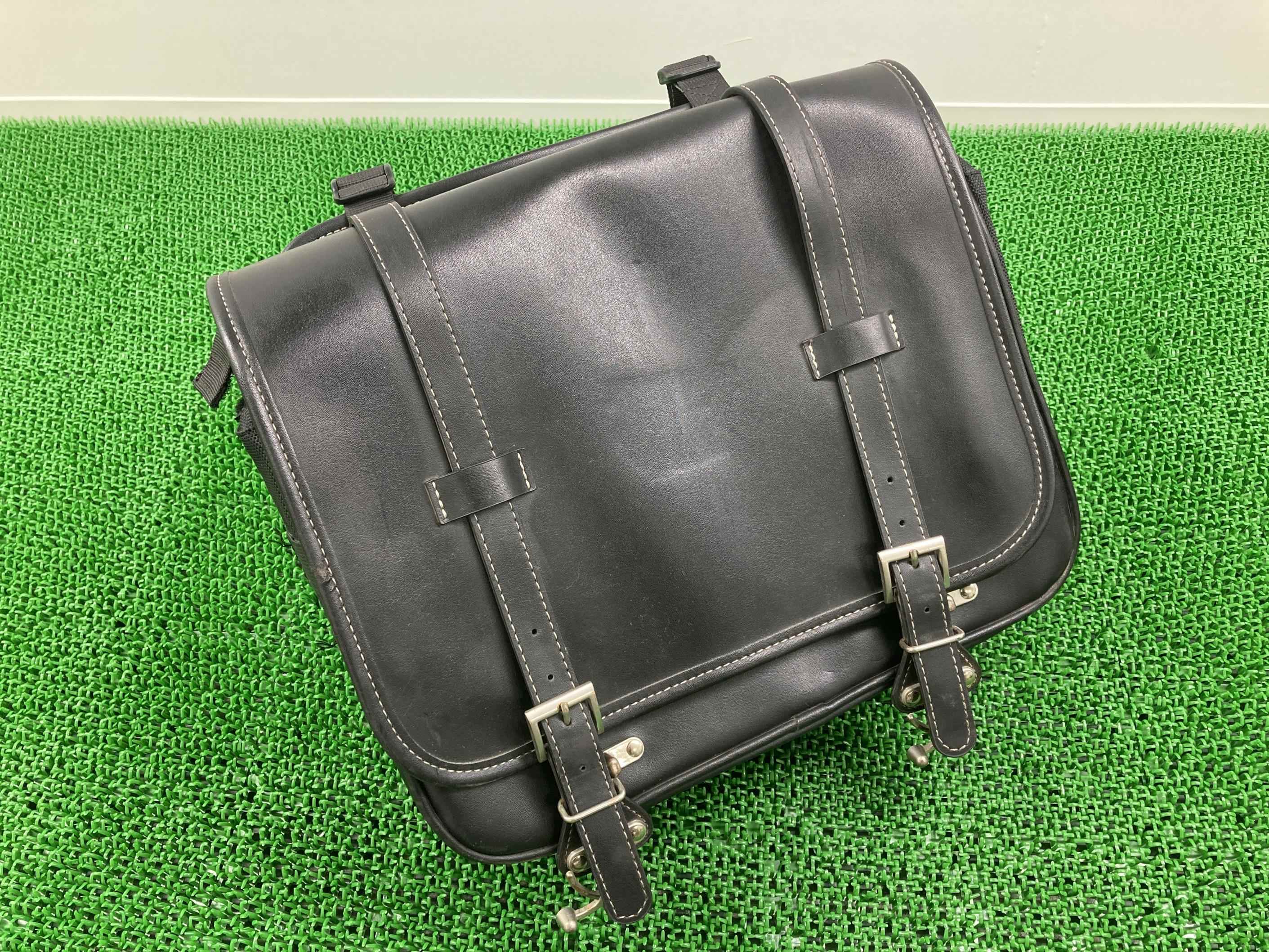 ヘンリービギンズ製サイドバッグ片側社外バイク部品破れ無しハーレーバルカンスティードドラッグスターなどに【中古】 10