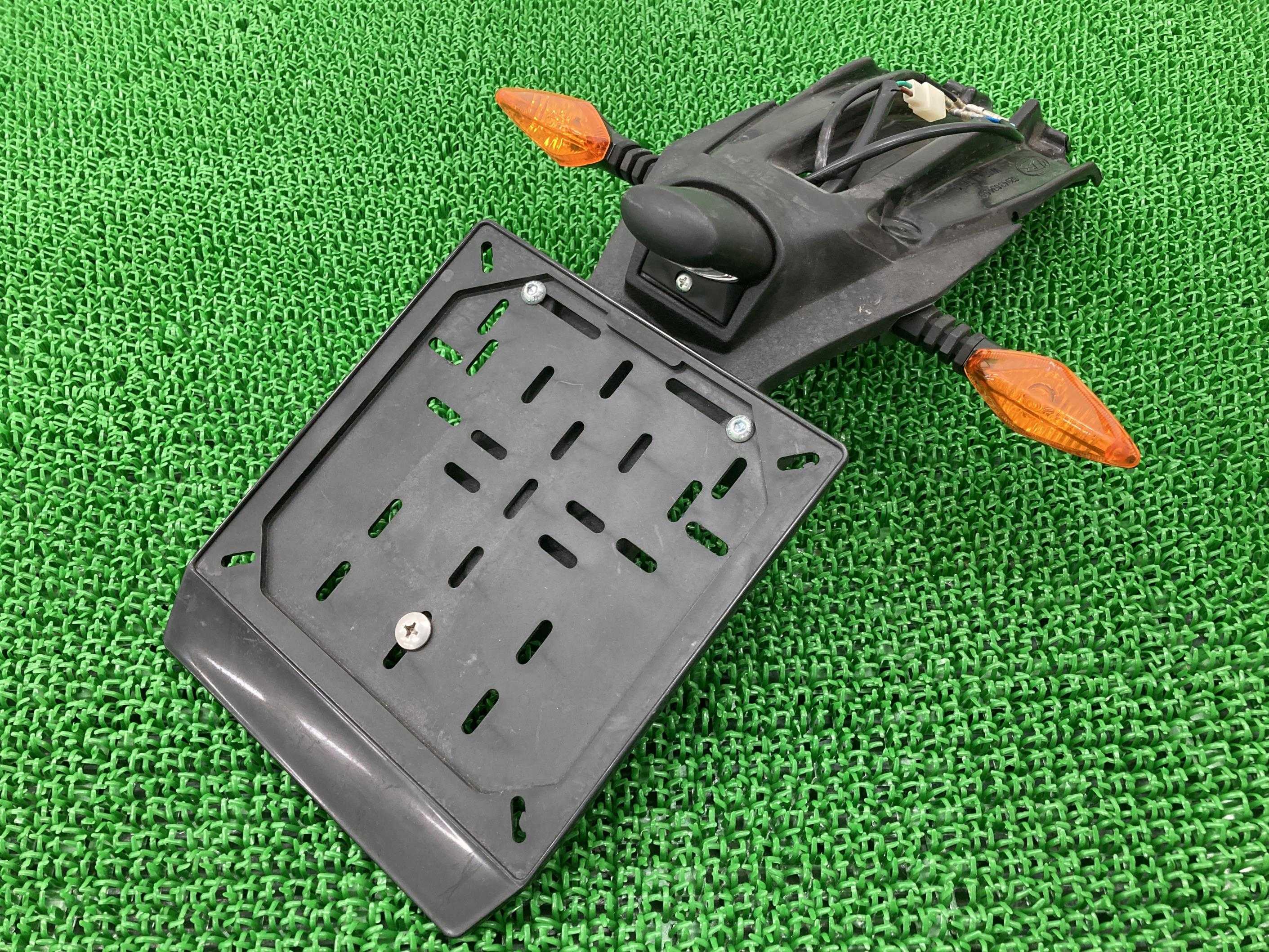 RR125 250 300 リアフェンダー BETA 純正 バイク 部品 ベータ ウインカー 割れ欠け無し 品薄 車検 Genuine 【中古】 1｜ティーエスパーツ　店