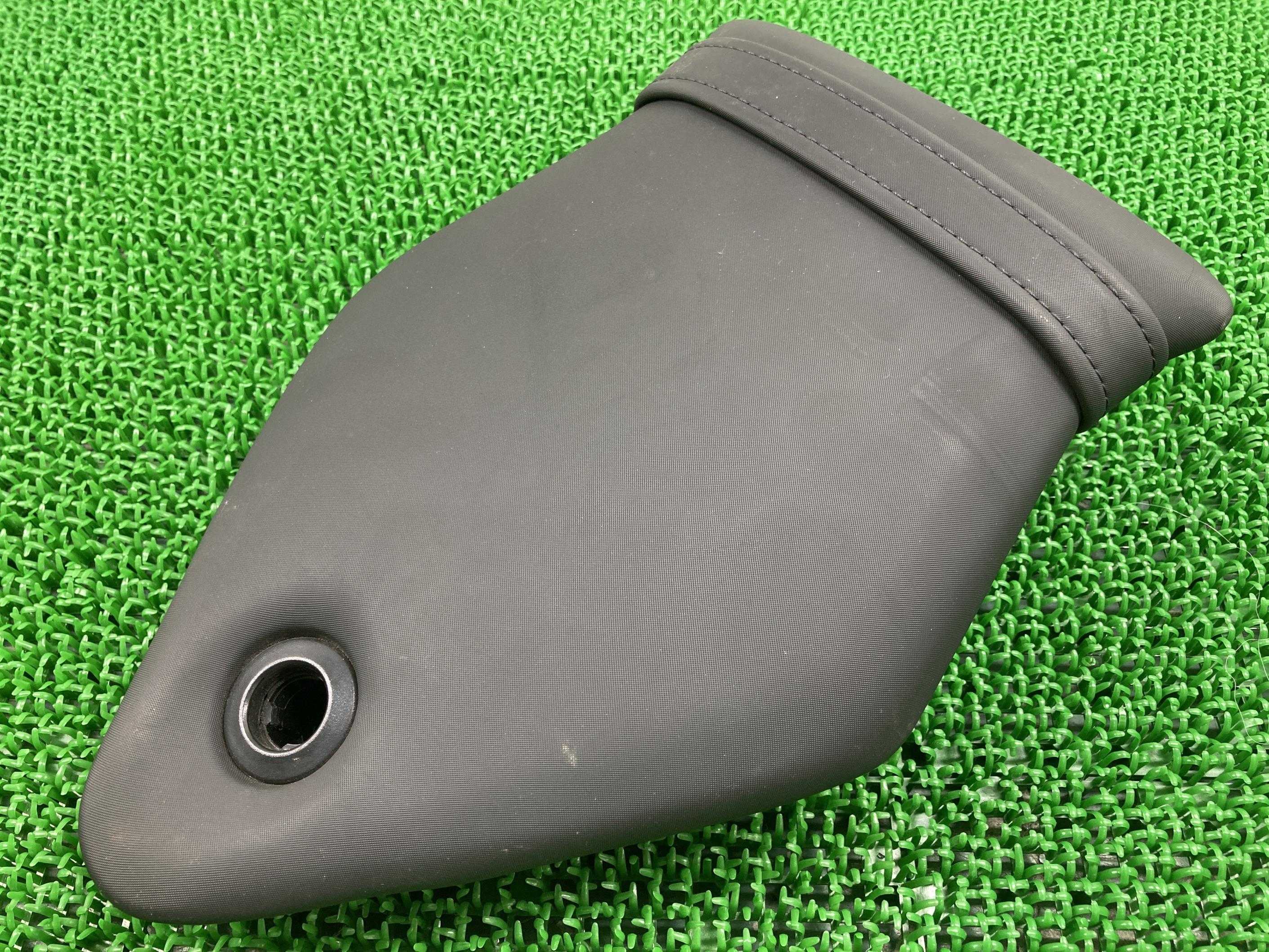 S1000RR タンデムシート BMW 純正 バイク 部品 修復素材やカスタム素材に 品薄 希少品 車検 Genuine 【中古】 87