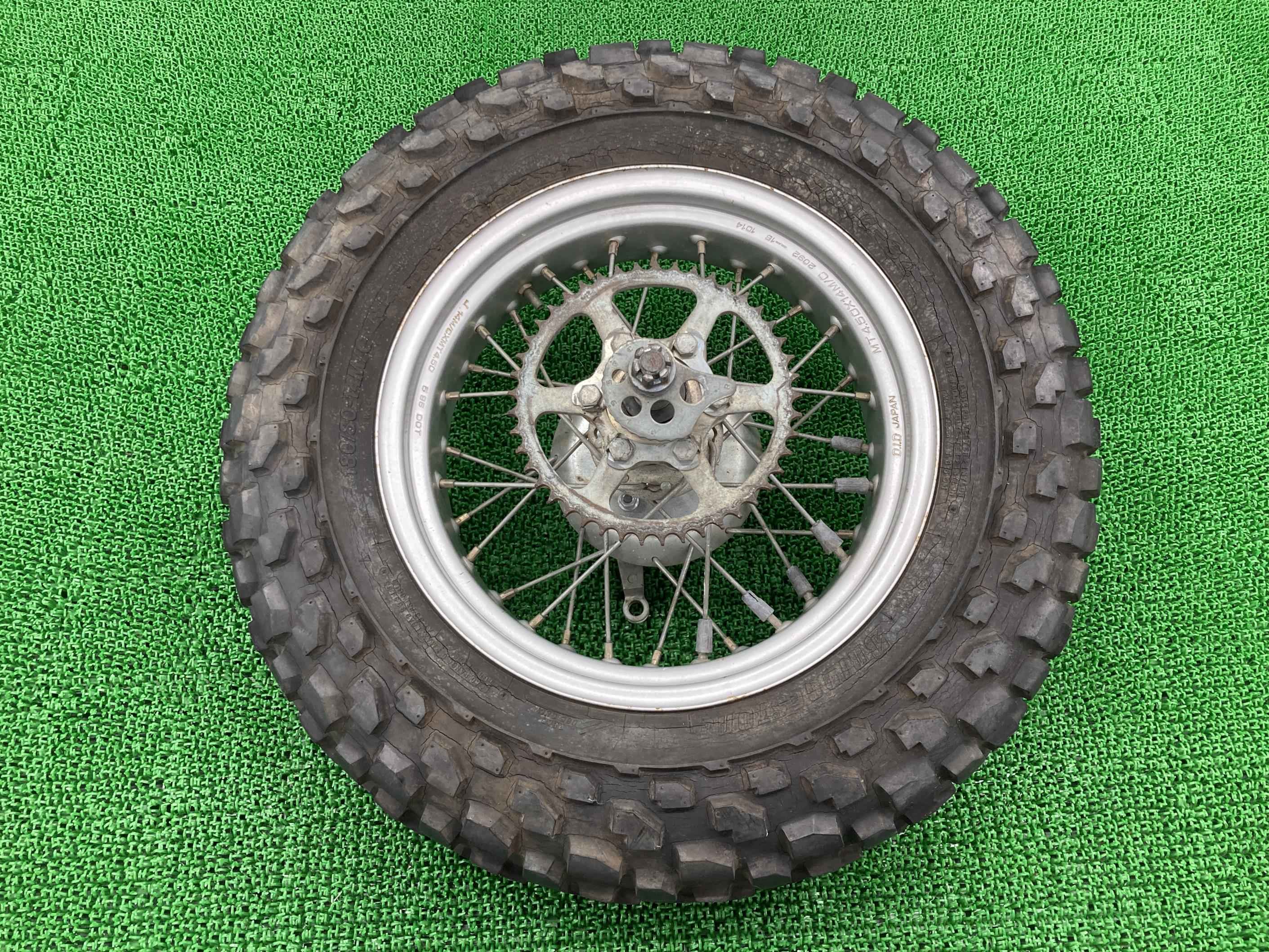 TW200 TW225 リアホイール ヤマハ 純正 バイク 部品 DG07J DG09J 曲がり無し スプロケ シャフト ブレーキハブ 車検 Genuine 【中古】 Pu