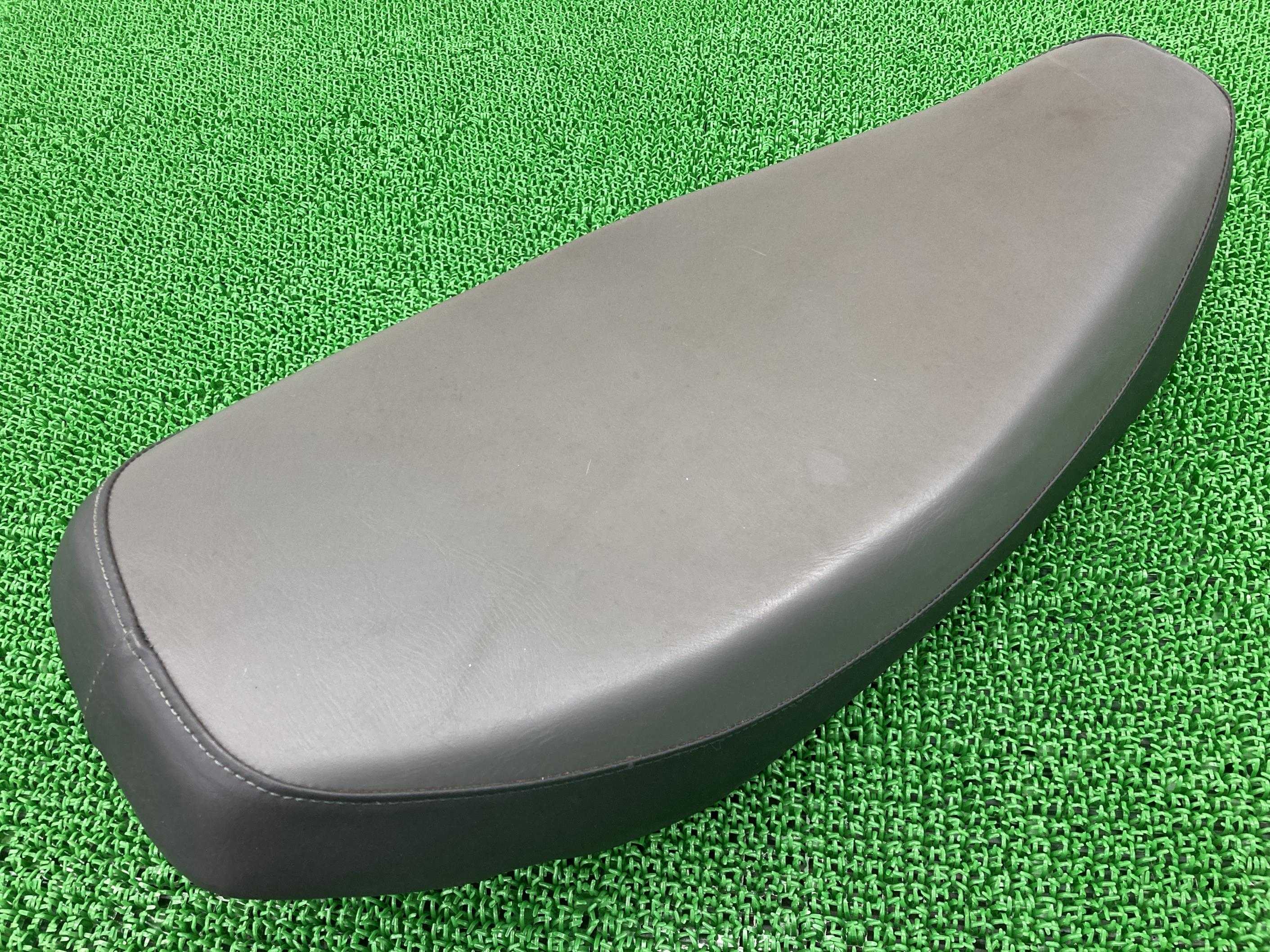 SR400シートヤマハ純正バイク部品1JRRH01J破れなしノーマルシート品薄希少品車検Genuine【中古】 99