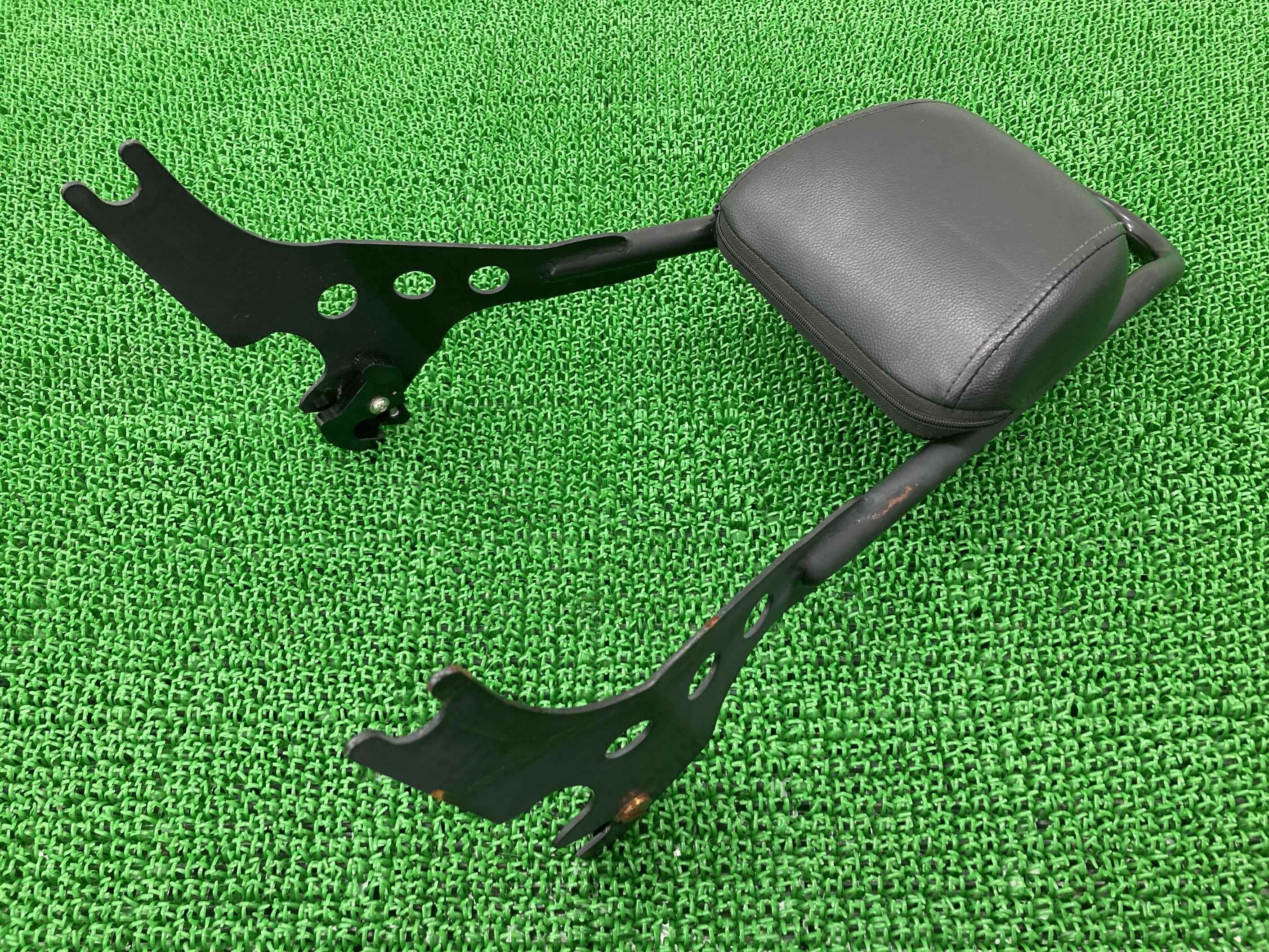 XL883XL1200バックレスト黒社外バイク部品04年～スポーツスターデタッチャブルシーシーバーバックレスト破れ無し品薄【中古】 57 12,008円