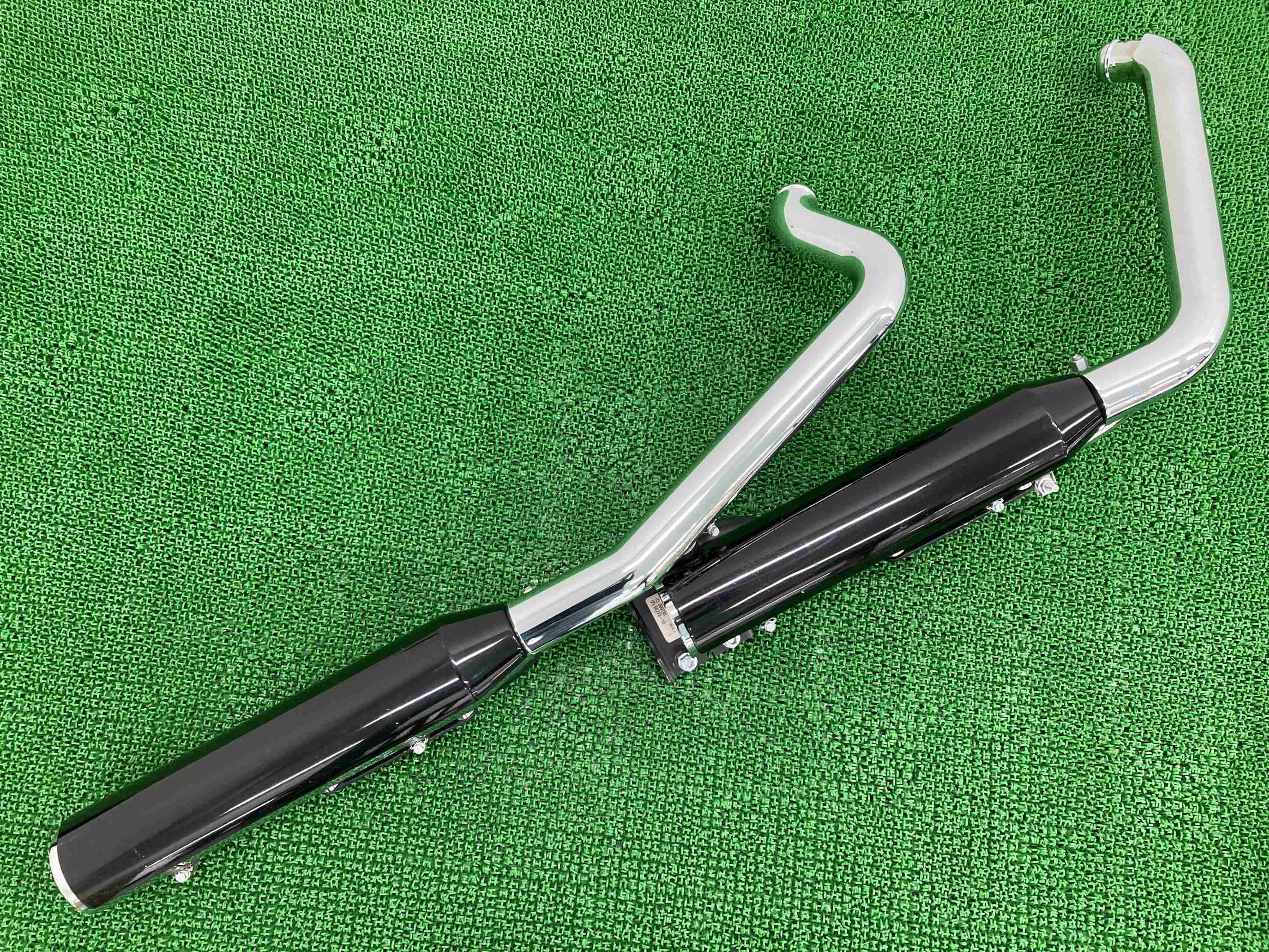 FXSB1580 マフラー 64900172 ハーレー 純正 バイク 部品 ソフテイル ブレイクアウト ステー ステー 車検 Genuine 【中古】 Li