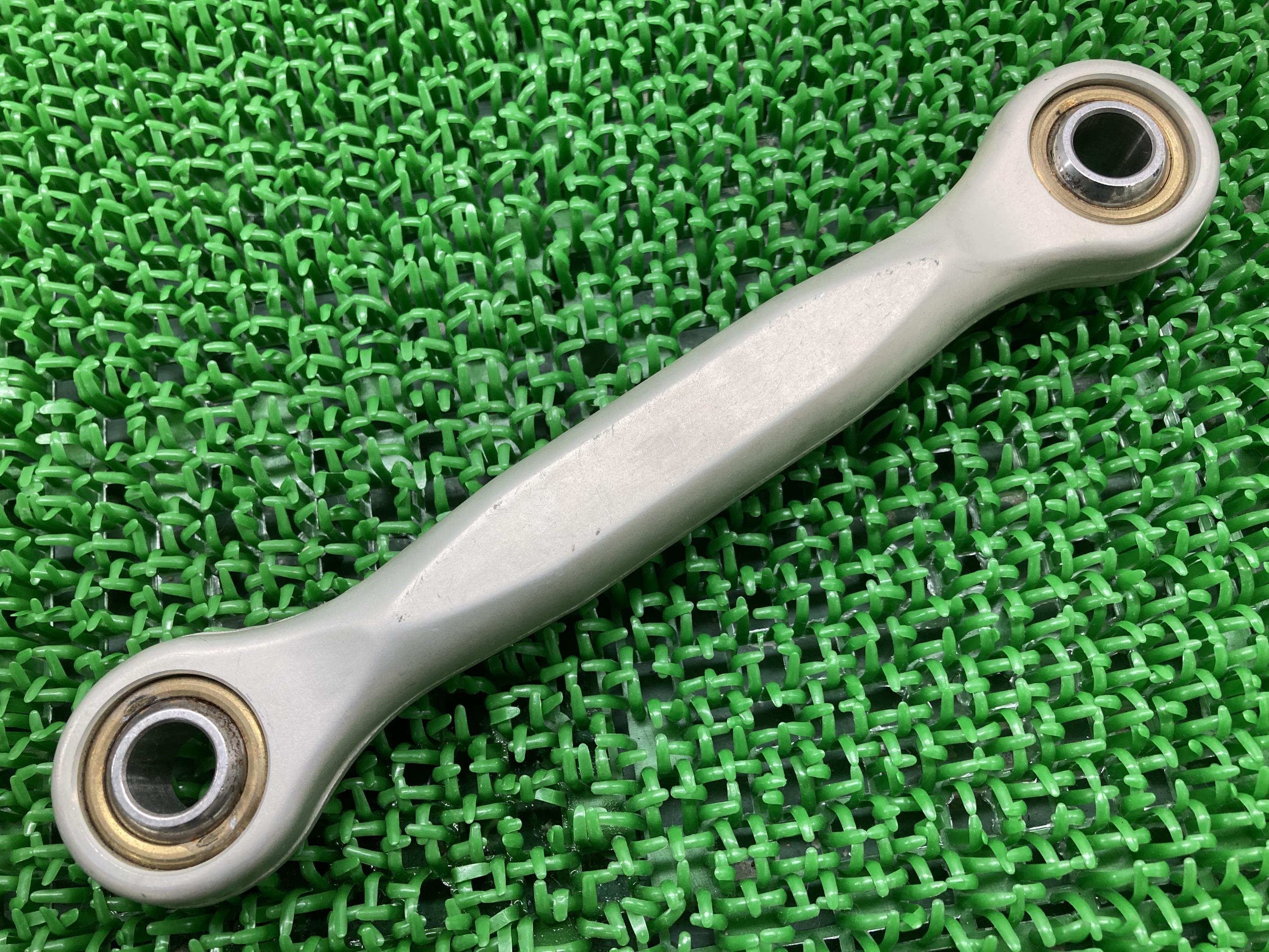 ストリートファイター848 リアショックスタビライザーバー ZDMF104JABB009*** ドゥカティ 純正 バイク 部品 2012年式外し ZDMF104J 曲がり無し 車検 Genuine 【中古】 29