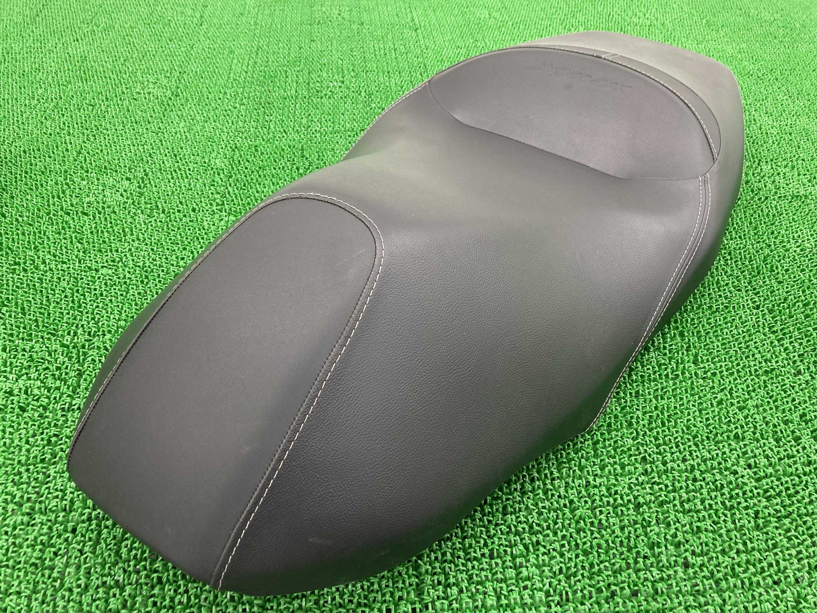 XMAX シート ヤマハ 純正 バイク 部品 SG42J X-MAX コンディション良好 破れ無し 車検 Genuine 【中古】 76｜ティーエスパーツ　店