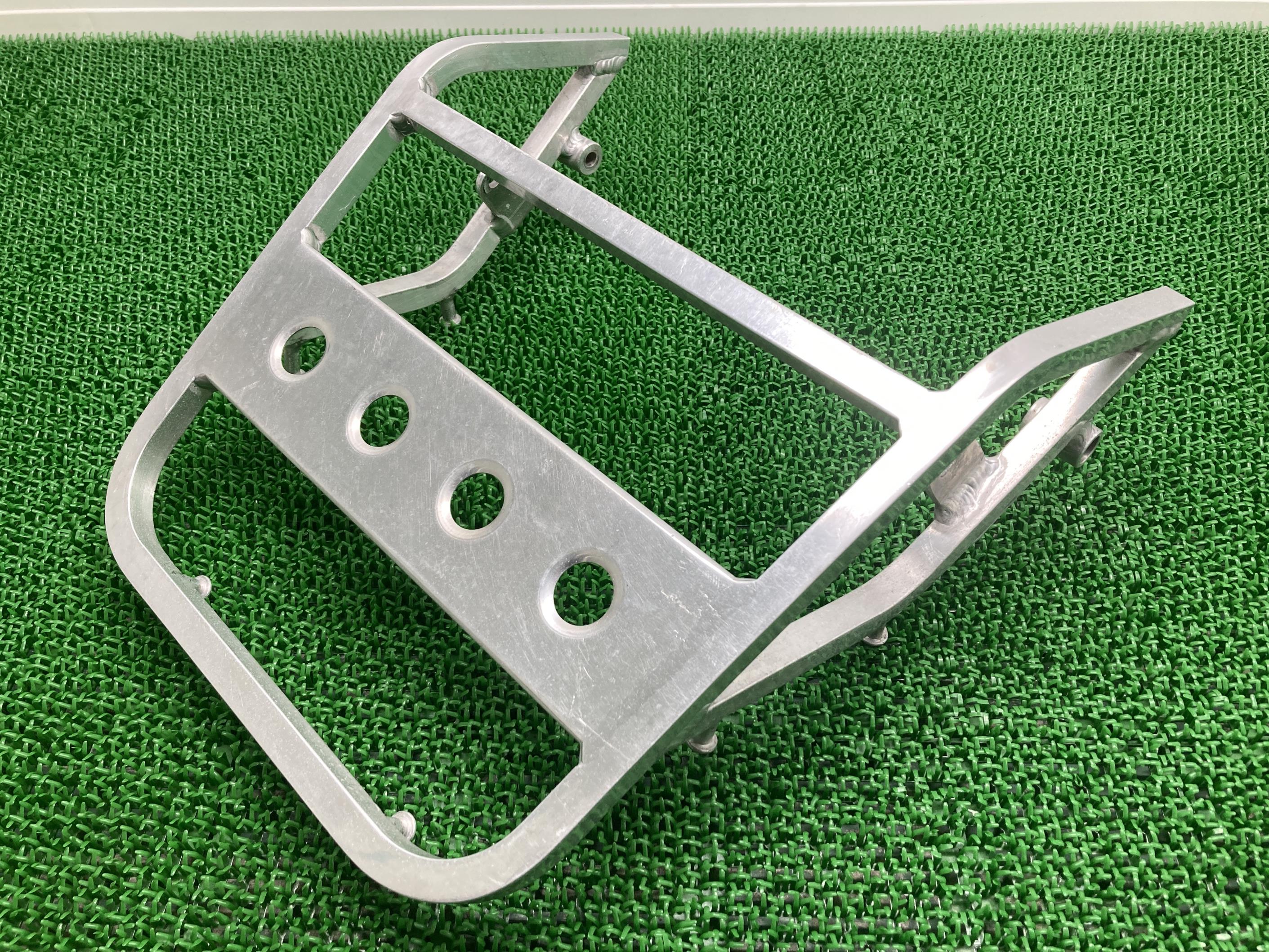 新品未使用　カワサキゼファー750用　ライディングスポット　キャリア ライディングスポット リアキャリア ゼファー750 ZEPHYR750 RS