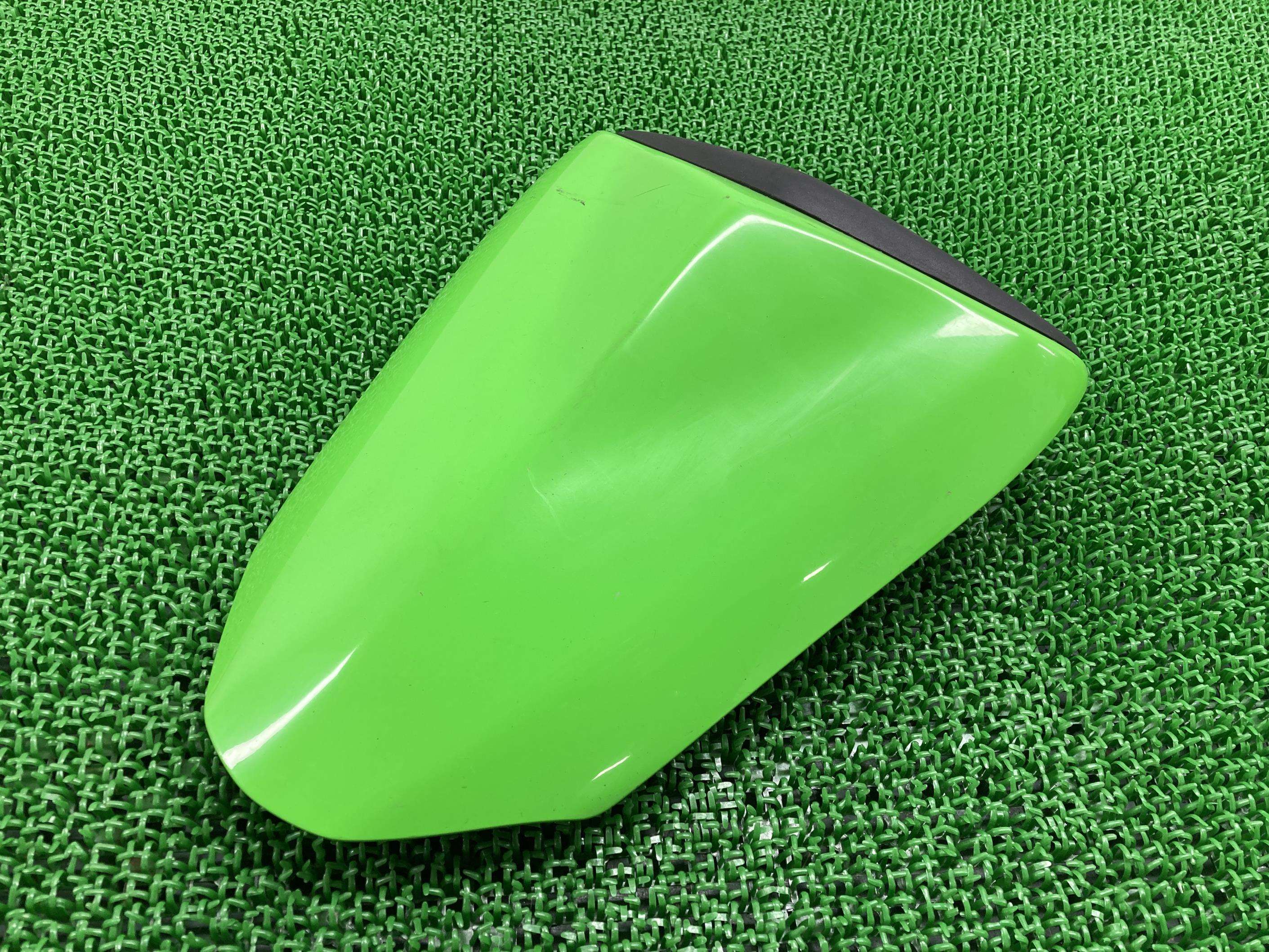 ZX-6R シングルシートカウル 緑 カワサキ 純正 バイク 部品 ZX600R 割れ欠け無し 品薄 希少品 車検 Genuine 【中古】 61|ティーエスパーツ 店