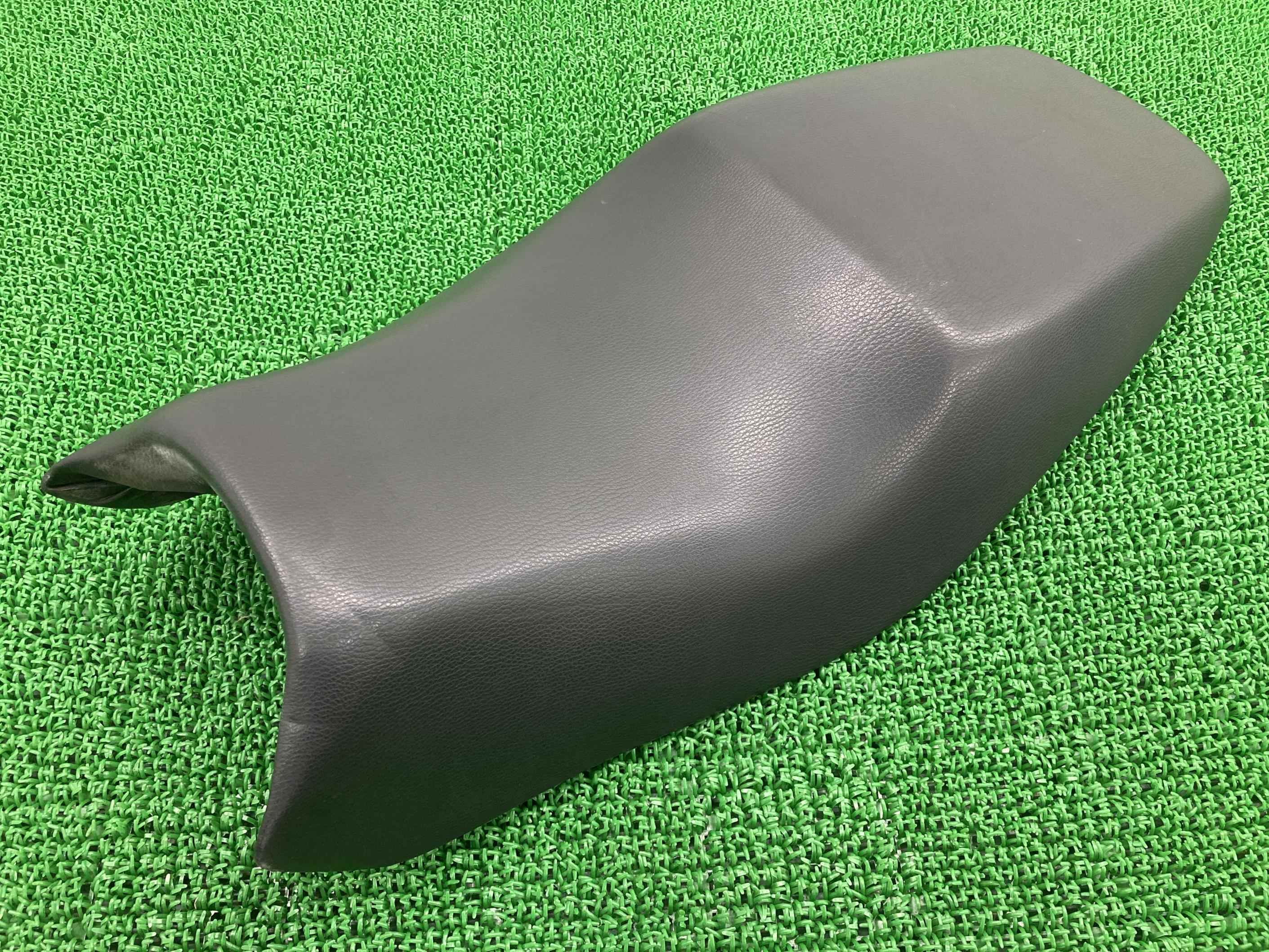ST4 シート ドゥカティ 純正 バイク 部品 ST2 張替え用に 品薄 希少品 車検 Genuine 【中古】 98｜ティーエスパーツ　店 8,100円