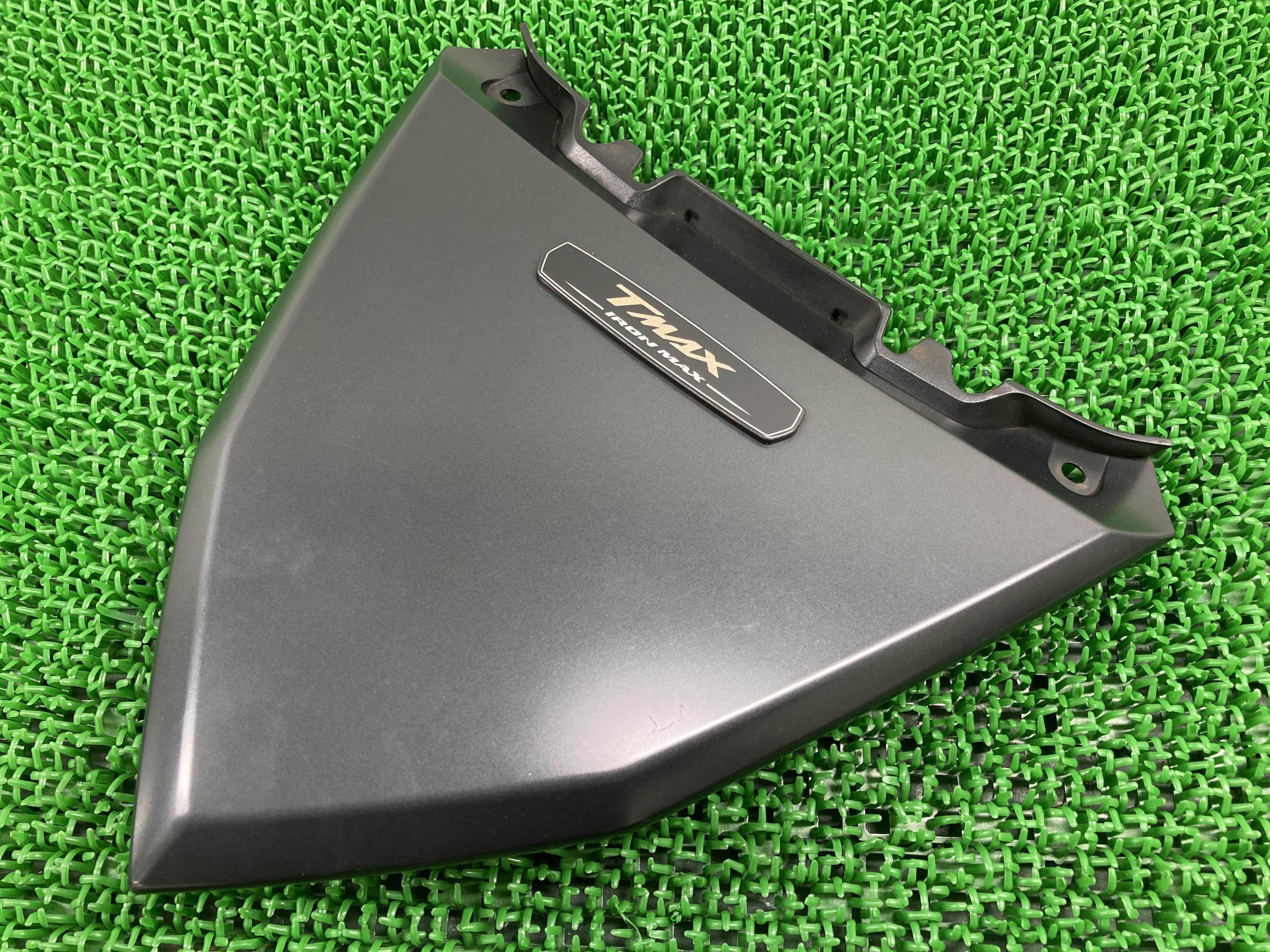 T-MAX テールカバー ガンM ヤマハ 純正 バイク 部品 SJ12J テールカウル リアカバー コンディション良好 割れ欠け無し 車検 Genuine 【中古】 60|ティーエスパーツ 店