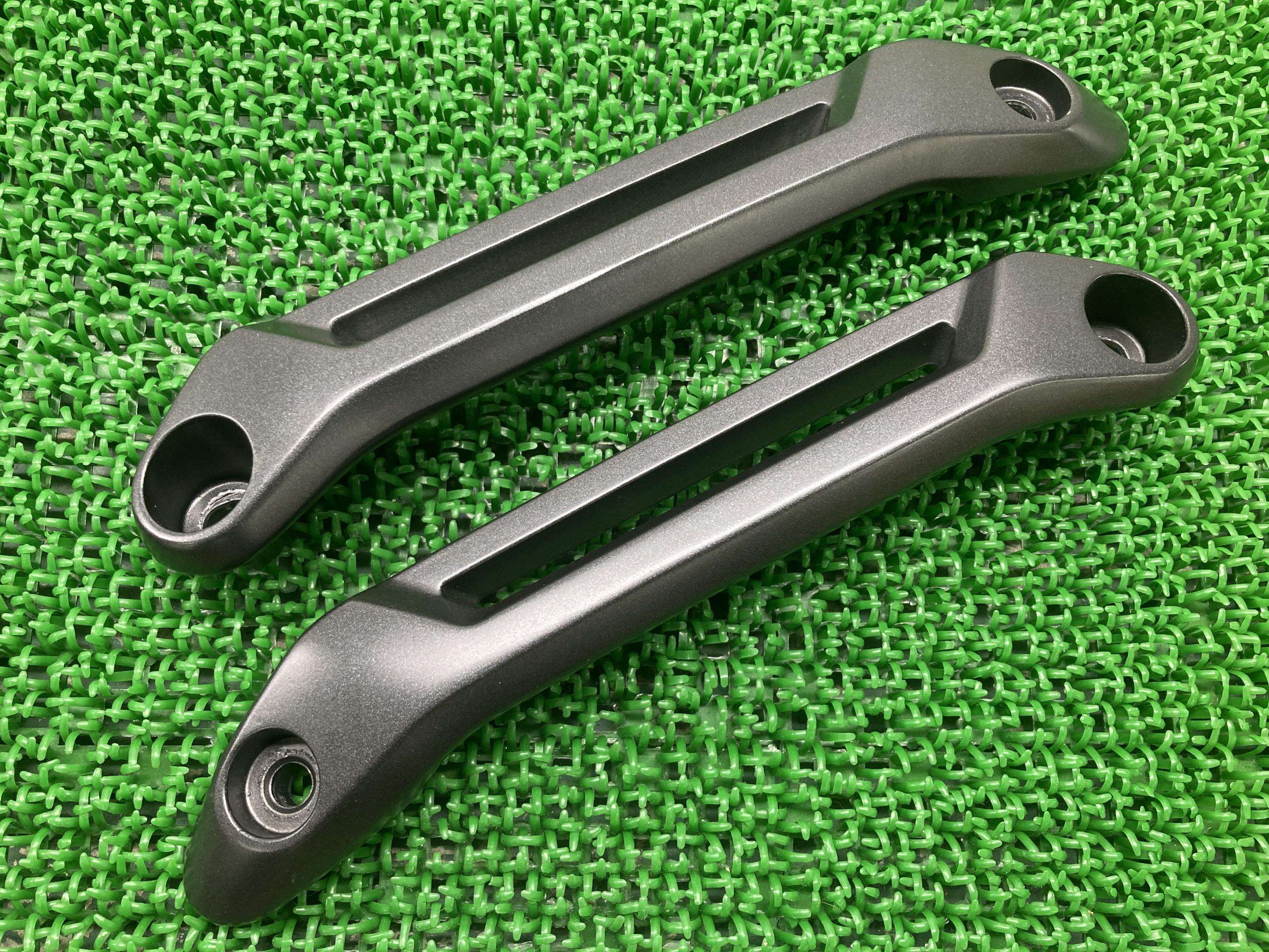 GB350S リアフェンダーステー 左右 黒 ホンダ 純正 バイク 部品 NC59 割れ欠け無し コンディション良好 品薄 希少品 車検 Genuine 【中古】 79|ティーエスパーツ 店